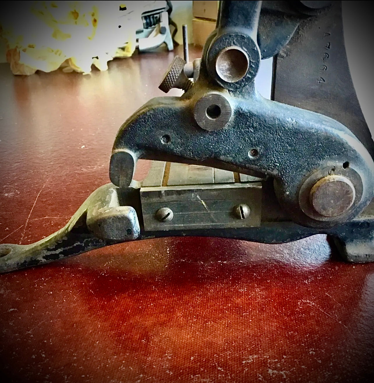 Vintage Small heavy and sturdy Jewerly Shear