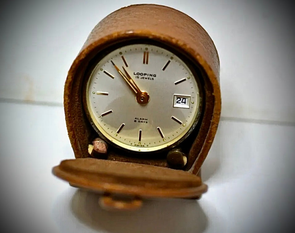 94.1950s Vintage LOOPING Swiss Miniature Travel Alarm Clock Case WORKING