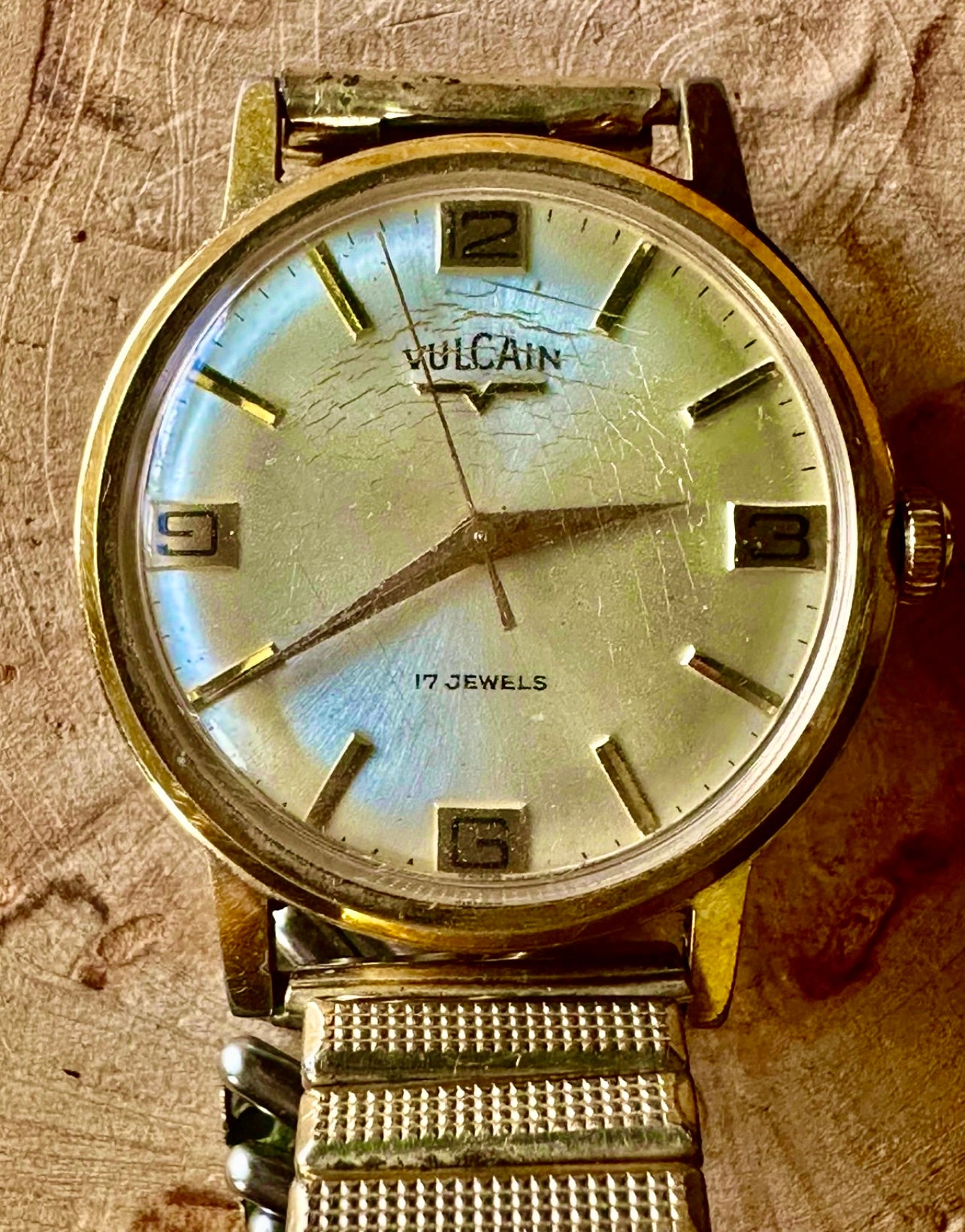 R#997 VINTAGE WRIST WATCH VULCAIN AUTOMATIC DATE SWISS MADE