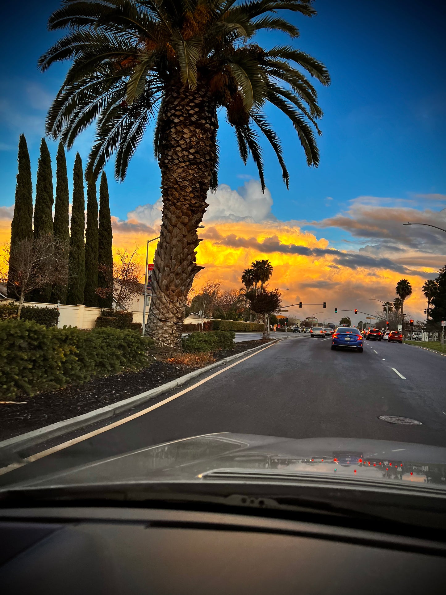 San Francisco California USA Clear Sky with beautiful clouds after the rain 4:00 PM Dec 19th 2023 for your Viewing.