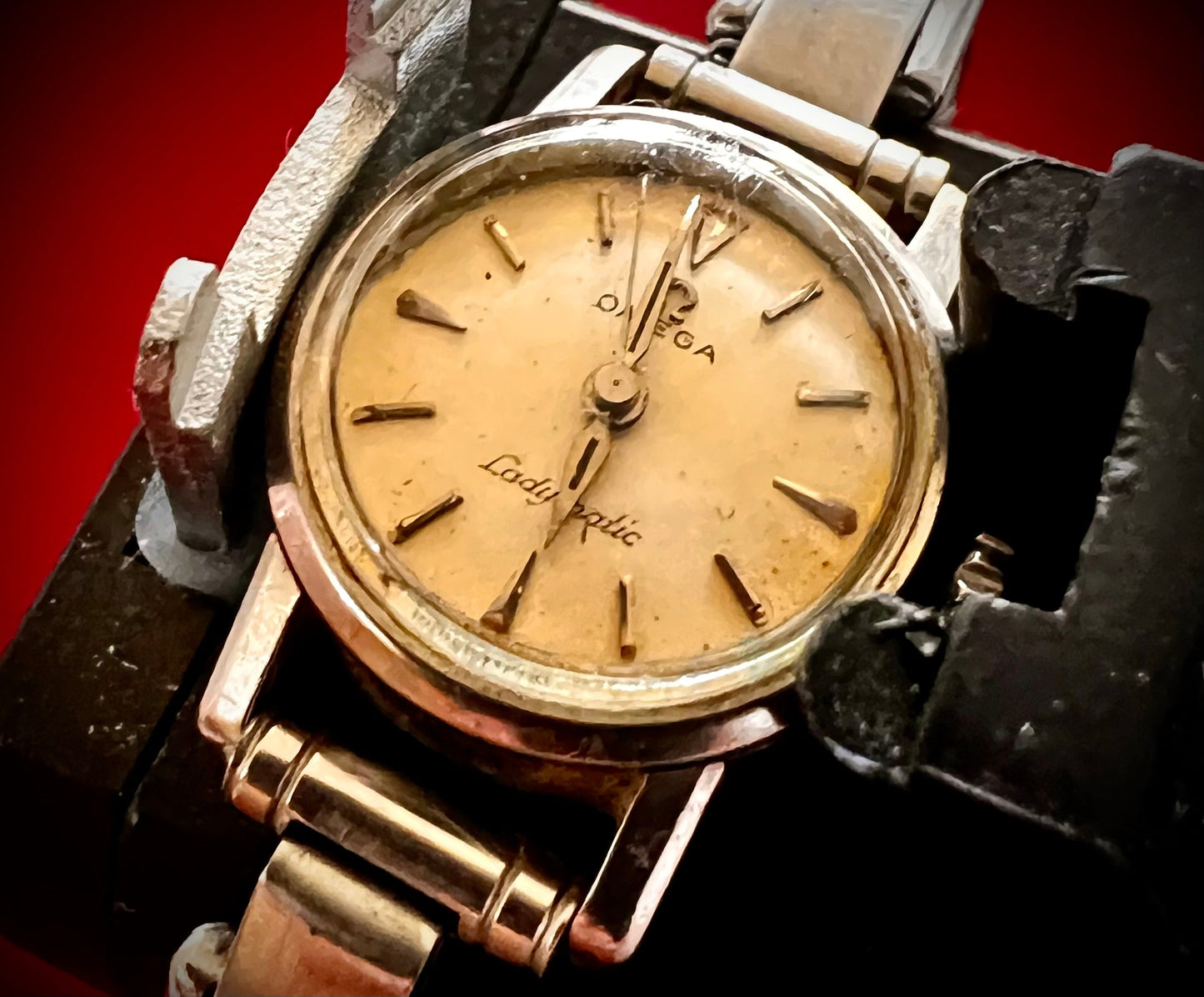 #959 vintage 1960s Omega Seamaster Ladymatic 455 movement runs