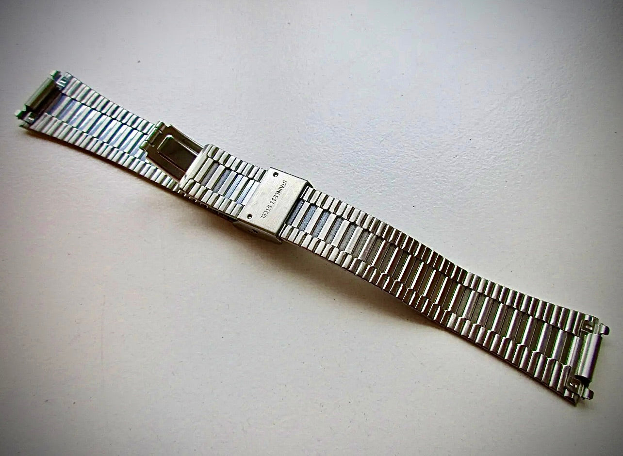 #1237 P Junghans clasp 18 mm stainless steel 1980's watch bracelet N.O.S