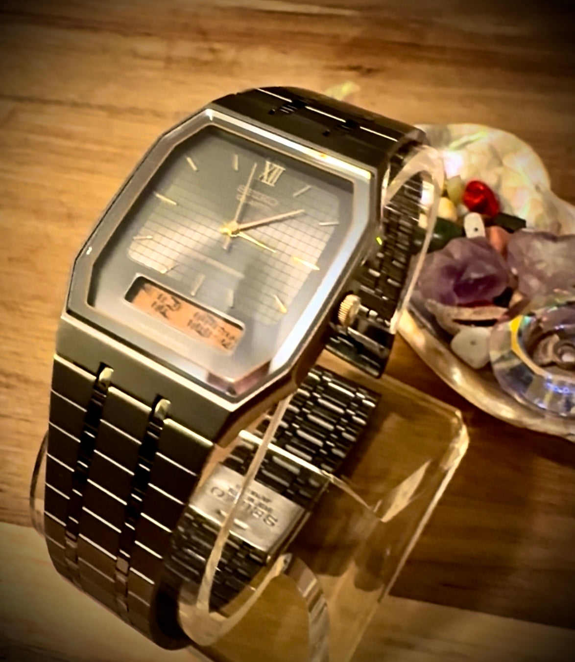 #1390 New Seiko H601-5109 Watch day date 12Hr -24Hr time setting Alarm Seiko