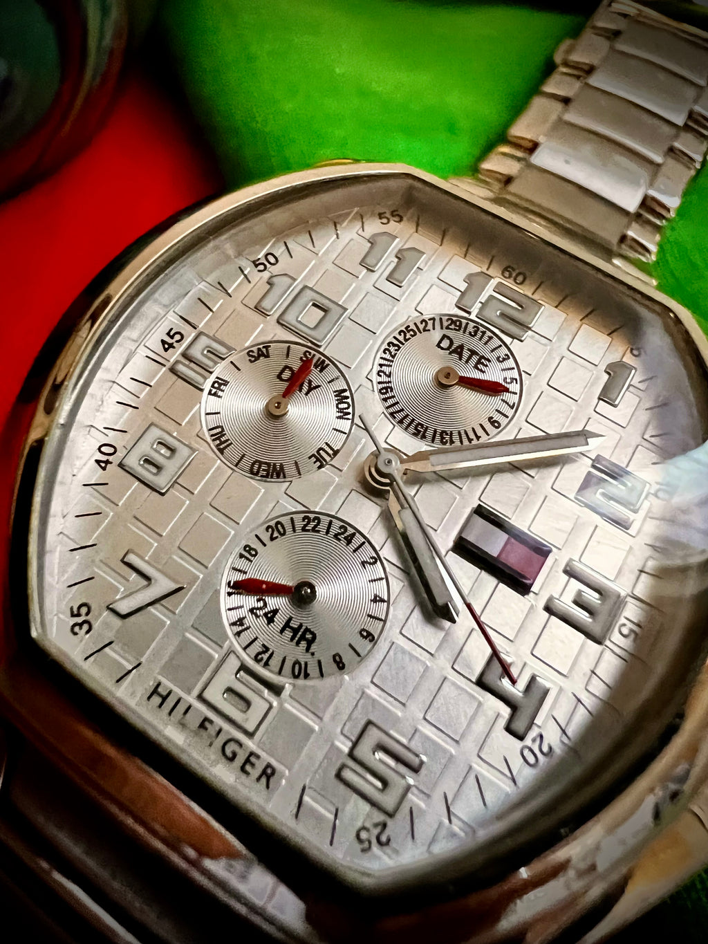Q#1350 Tommy Hilfiger Men's Stainless Steel day date Quartz keeping time