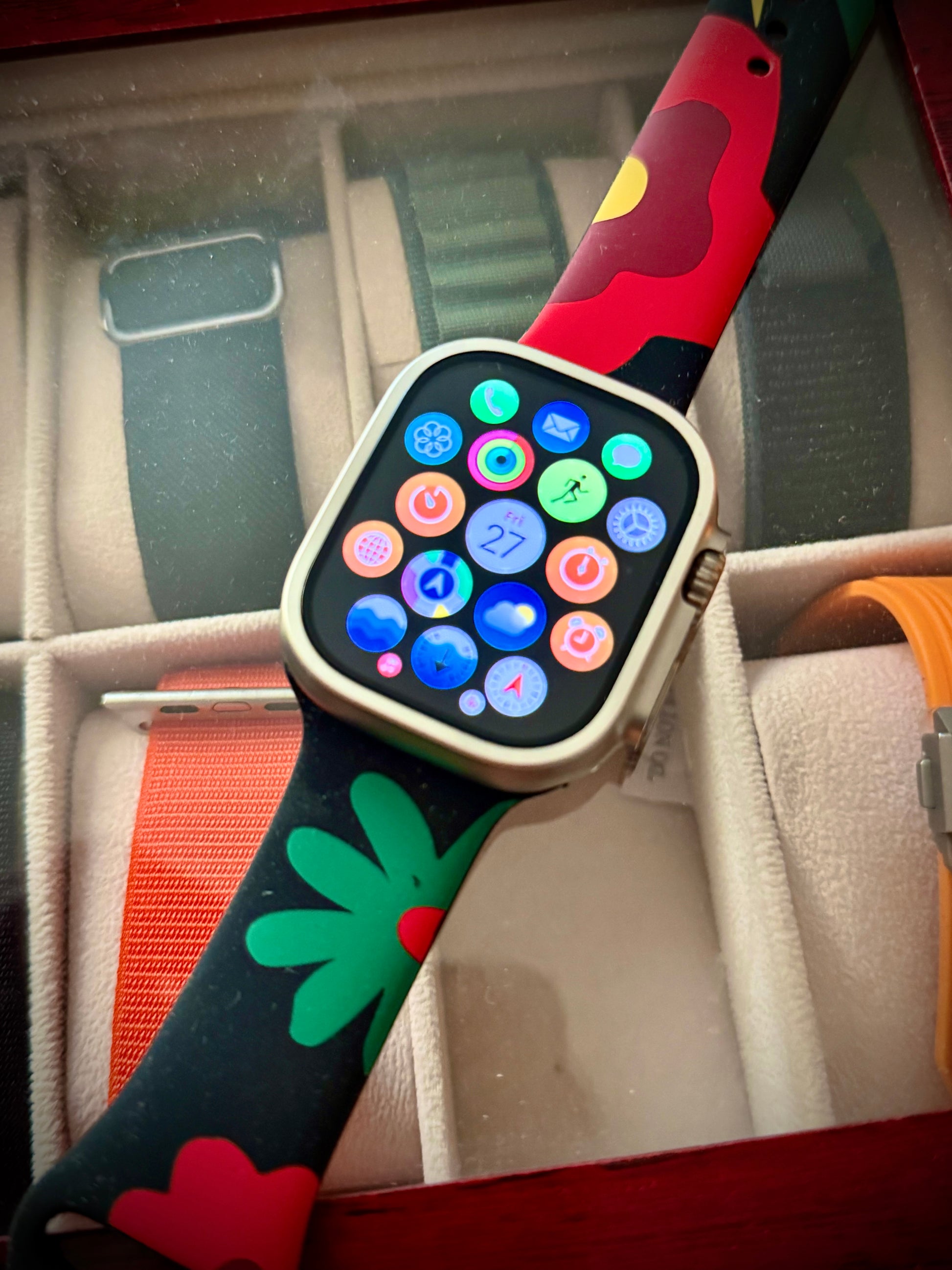 #001 Apple Watch Ultra [GPS + Cellular 49mm] Titanium Case with Midnight Ocean Band, One Size
1K+ bought in past month