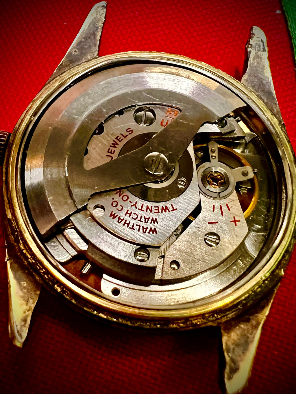 #174 Waltham Self winding Shock Resistant 21 Jewels Mens Wrist Watch