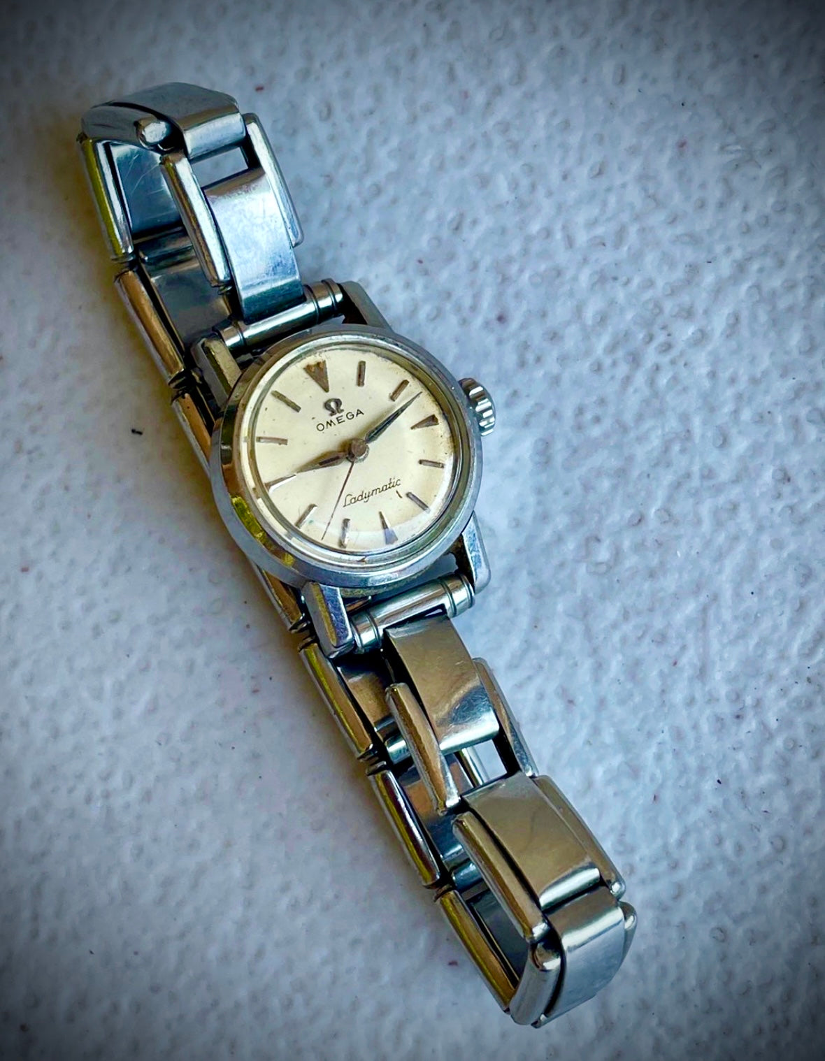 #959 vintage 1960s Omega Seamaster Ladymatic 455 movement runs