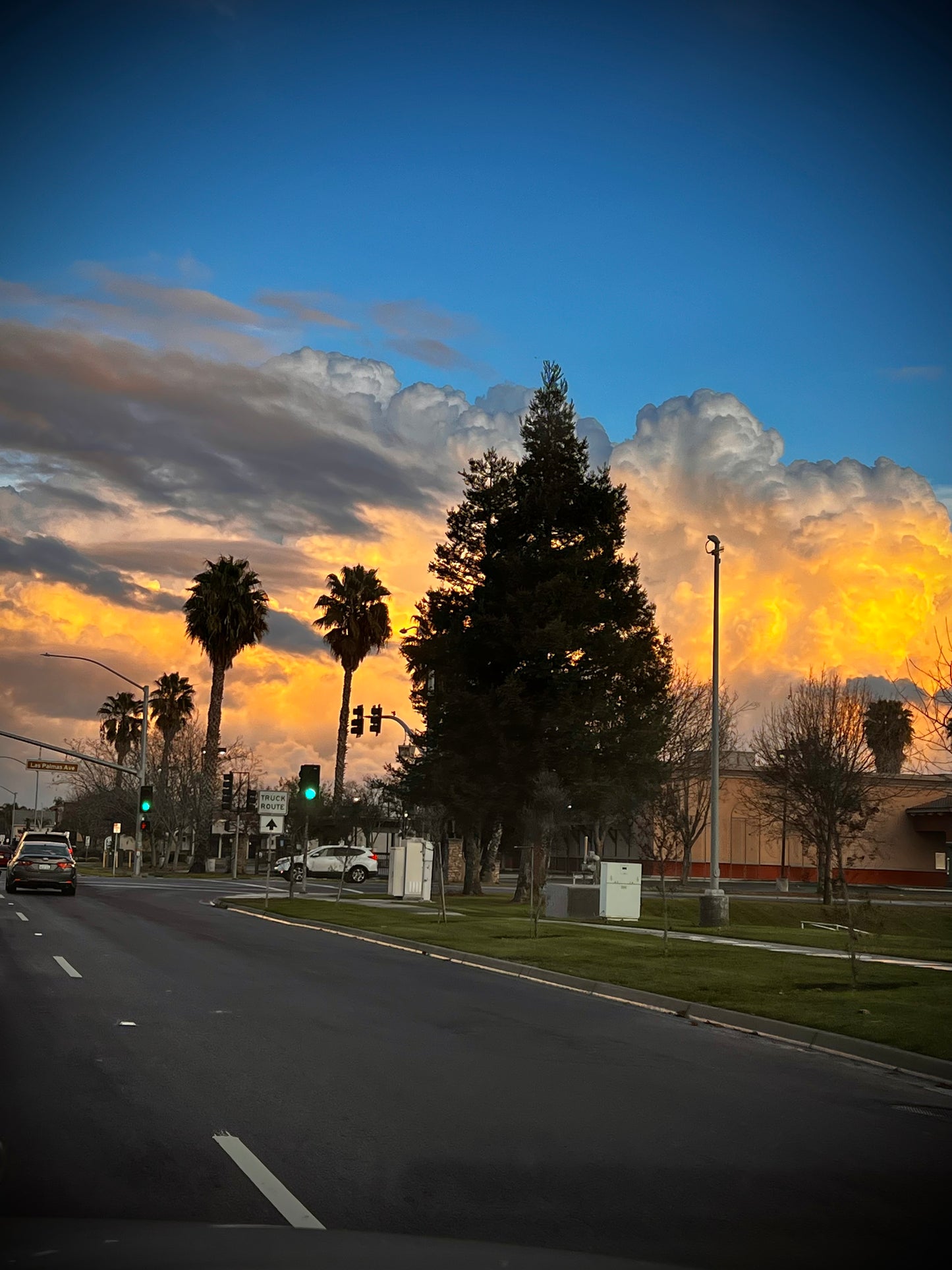 San Francisco California USA Clear Sky with beautiful clouds after the rain 4:00 PM Dec 19th 2023 for your Viewing.