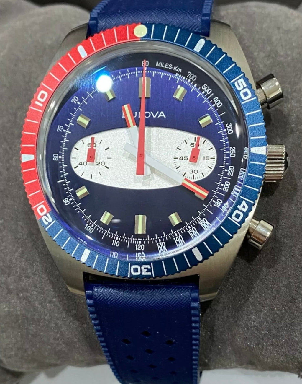 #935 BULOVA Men's Chronograph A Surfboard Blue Divers WATCH 98A253
