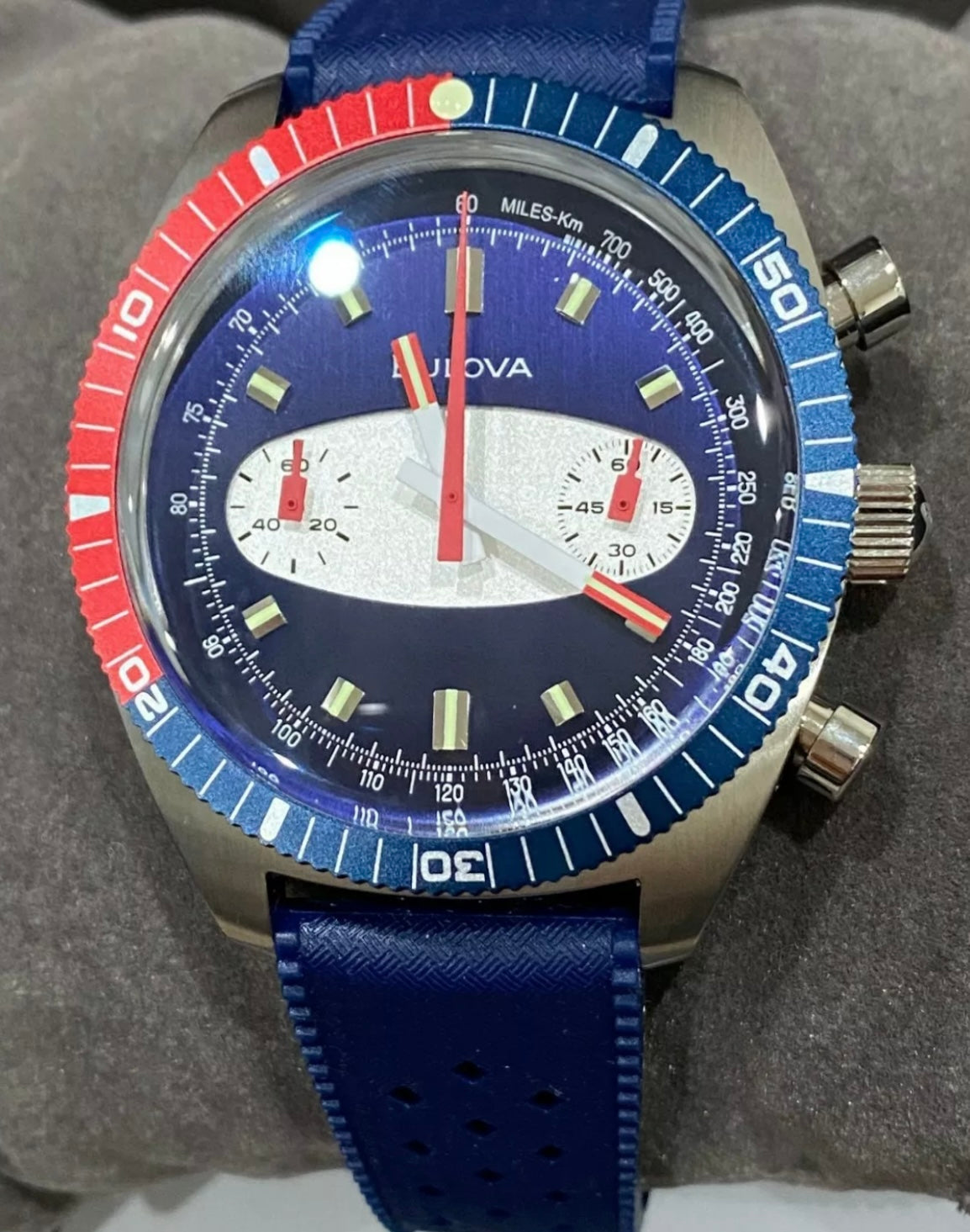 #935 BULOVA Men's Chronograph A Surfboard Blue Divers WATCH 98A253
