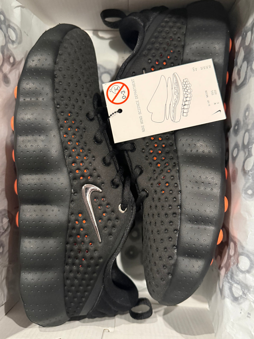 Nike Mind 002 “Black / Hyper Crimson” HQ4308-001 – Men’s US Size 8.5 – Brand New