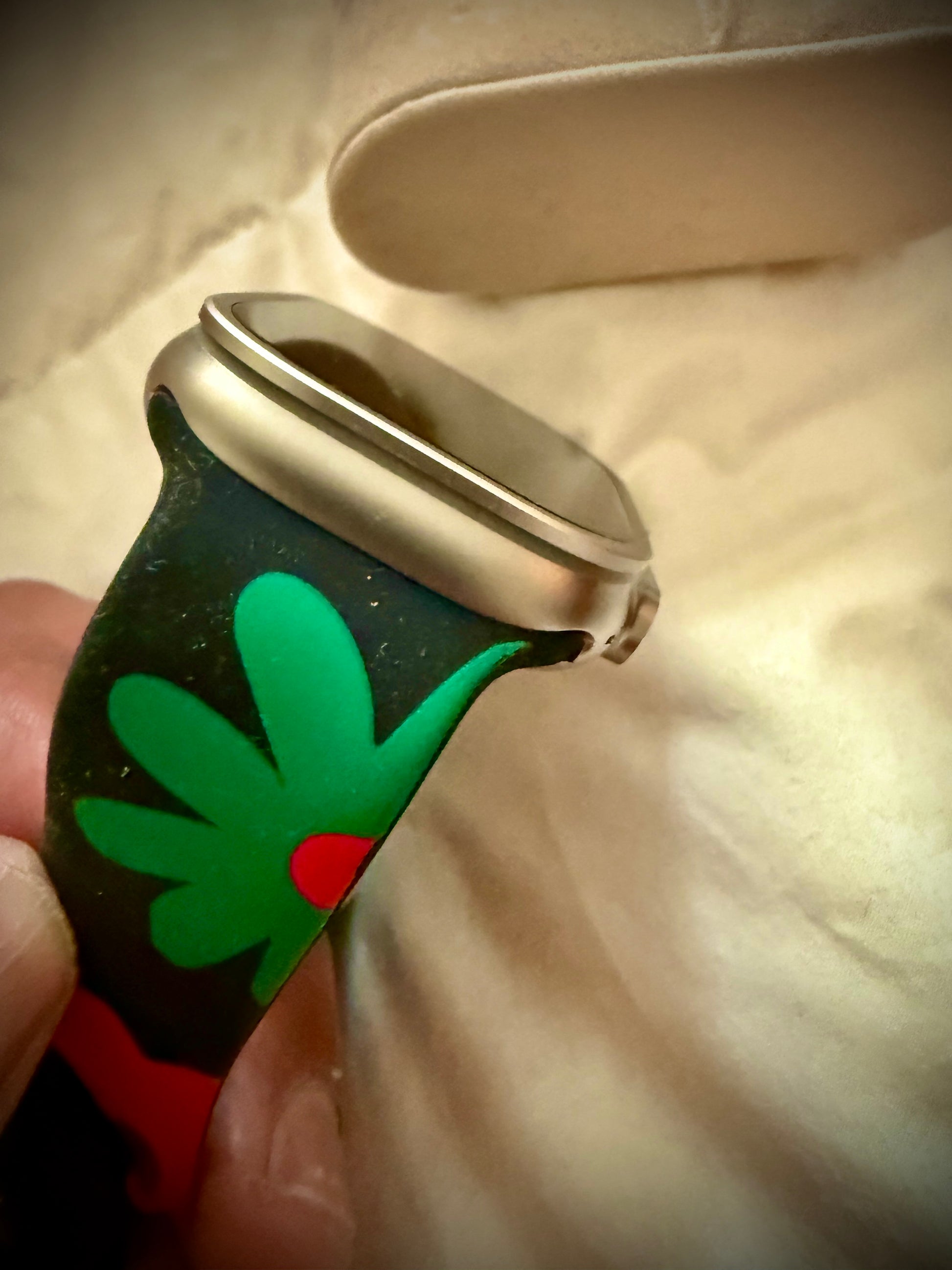 #001 Apple Watch Ultra [GPS + Cellular 49mm] Titanium Case with Midnight Ocean Band, One Size
1K+ bought in past month