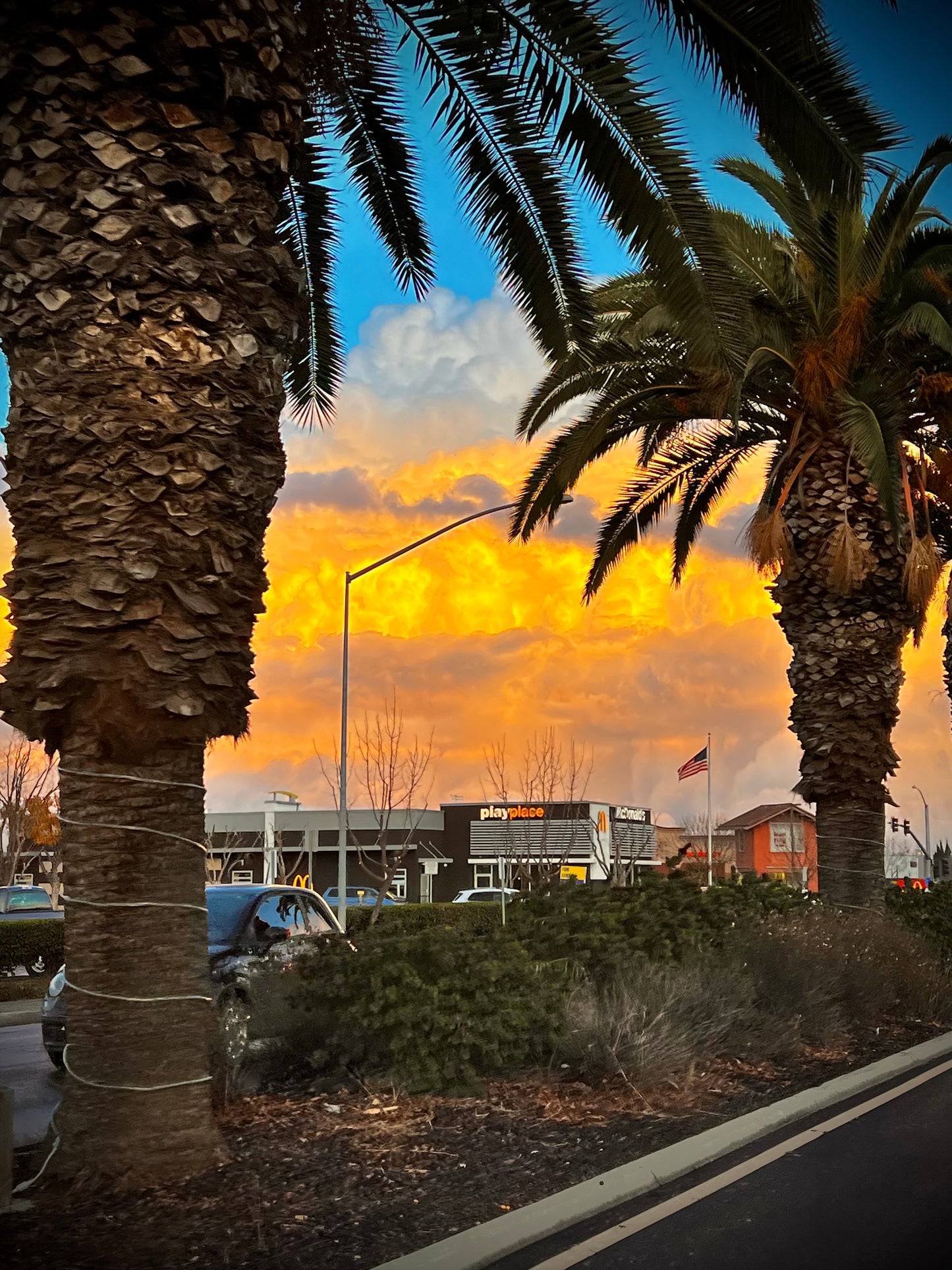 San Francisco California USA Clear Sky with beautiful clouds after the rain 4:00 PM Dec 19th 2023 for your Viewing.