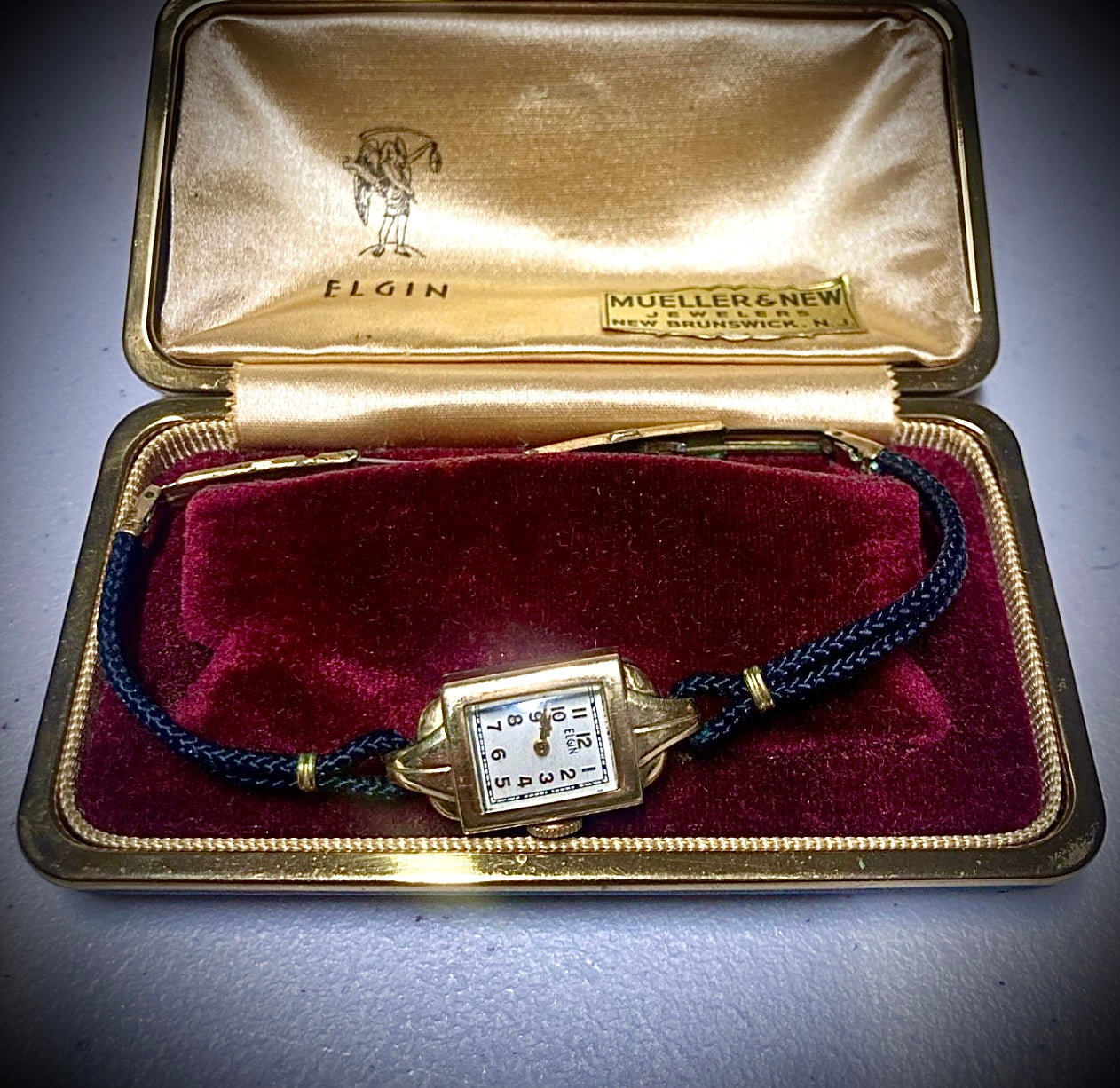 R#1247 Elgin Women's Watch 10k gold filled. Comes with original box