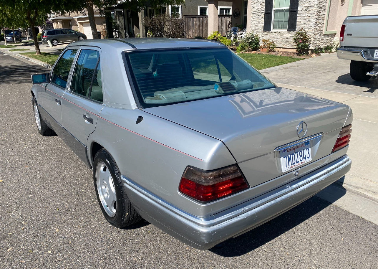 For sale 1995 e300 diesel sedan 4- door diesel located in California. Local Cash pick up only