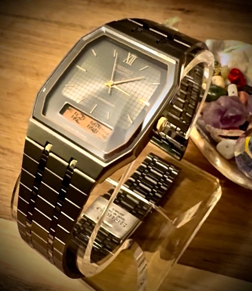 #1390 New Seiko H601-5109 Watch day date 12Hr -24Hr time setting Alarm Seiko