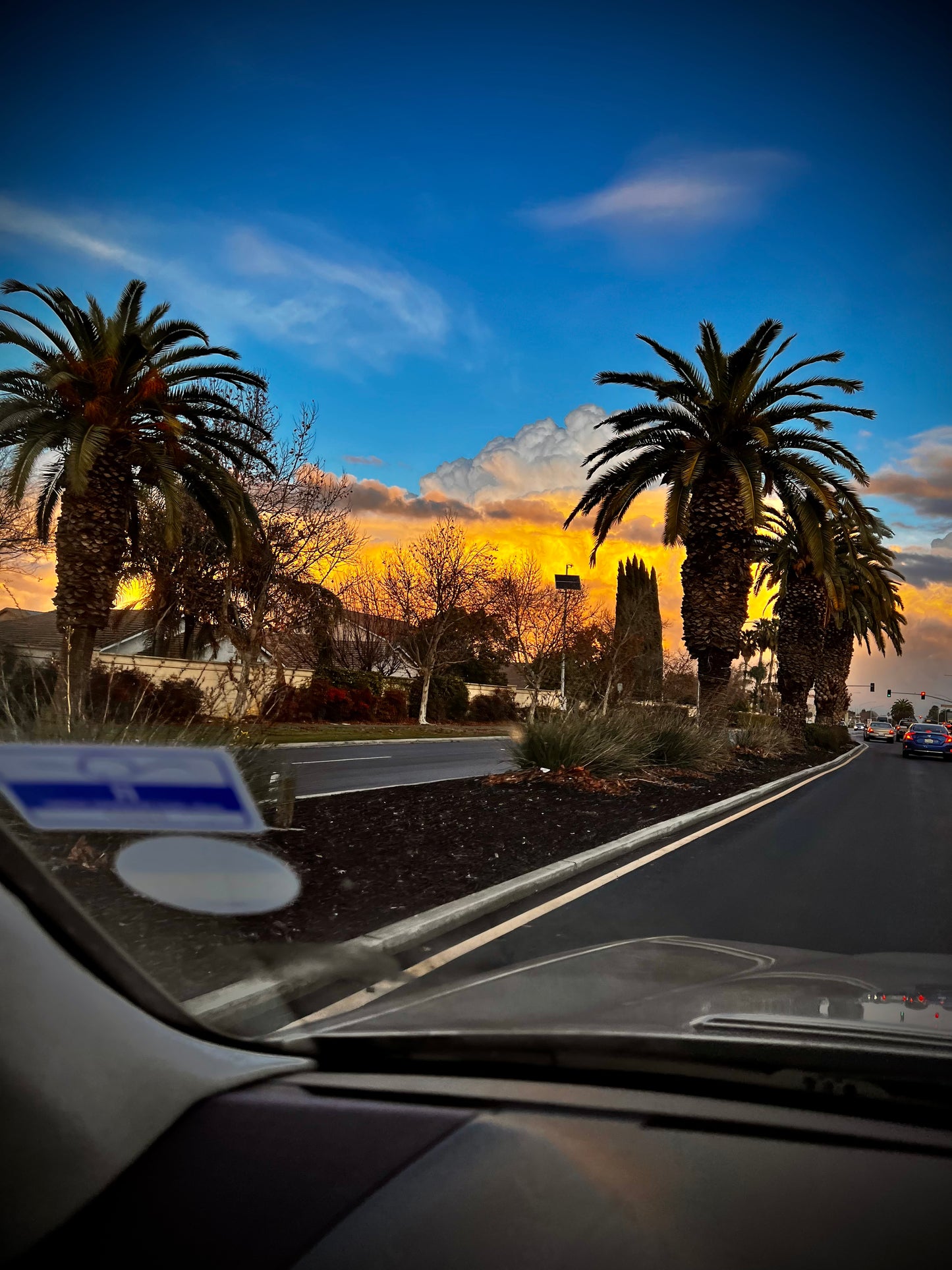 San Francisco California USA Clear Sky with beautiful clouds after the rain 4:00 PM Dec 19th 2023 for your Viewing.