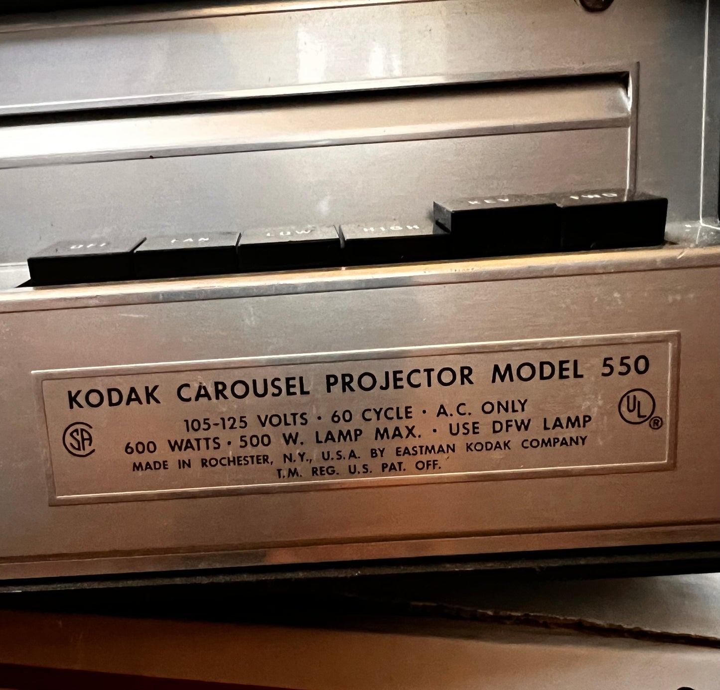 Kodak CAROUSEL KODAK CAROUSEL PROJECTOR MODEL 550