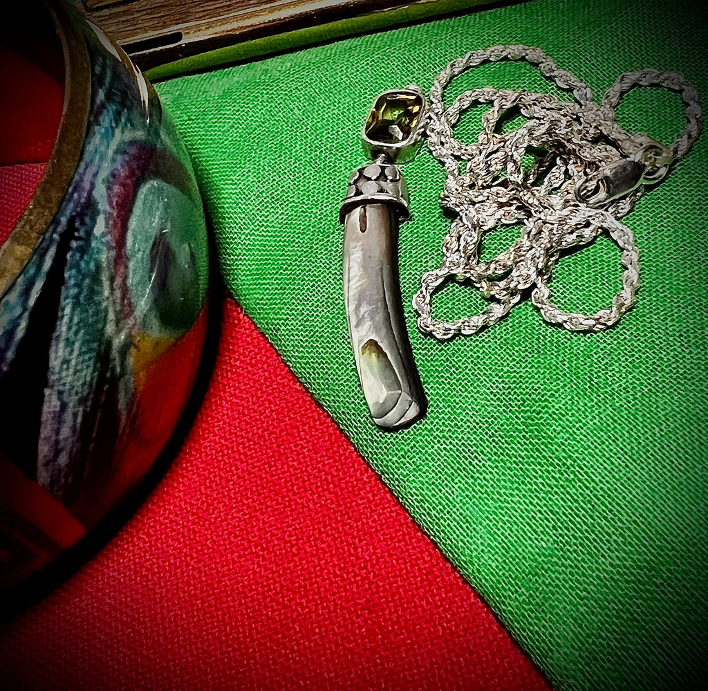 SJ#12 Vintage ESTATE find green Emerald .925 Silver  Pendant