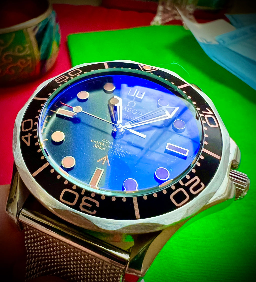 #1113 James Bond Omega Inspire Watch Automatic night illumination Sapphire crystal beautiful solid rare find