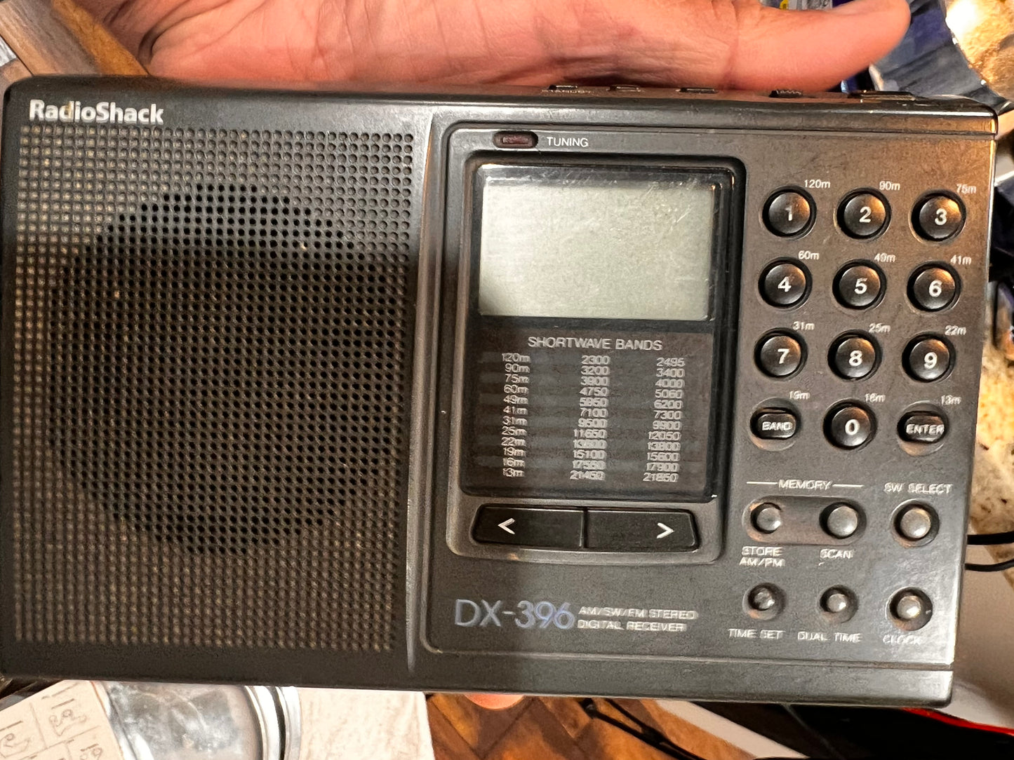 Radio Shack DX-396 AM SW FM Stereo Digital Receiver