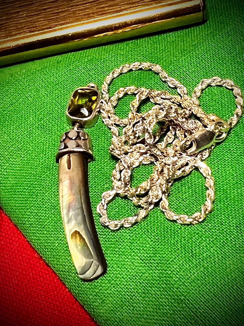 SJ#12 Vintage ESTATE find green Emerald .925 Silver  Pendant