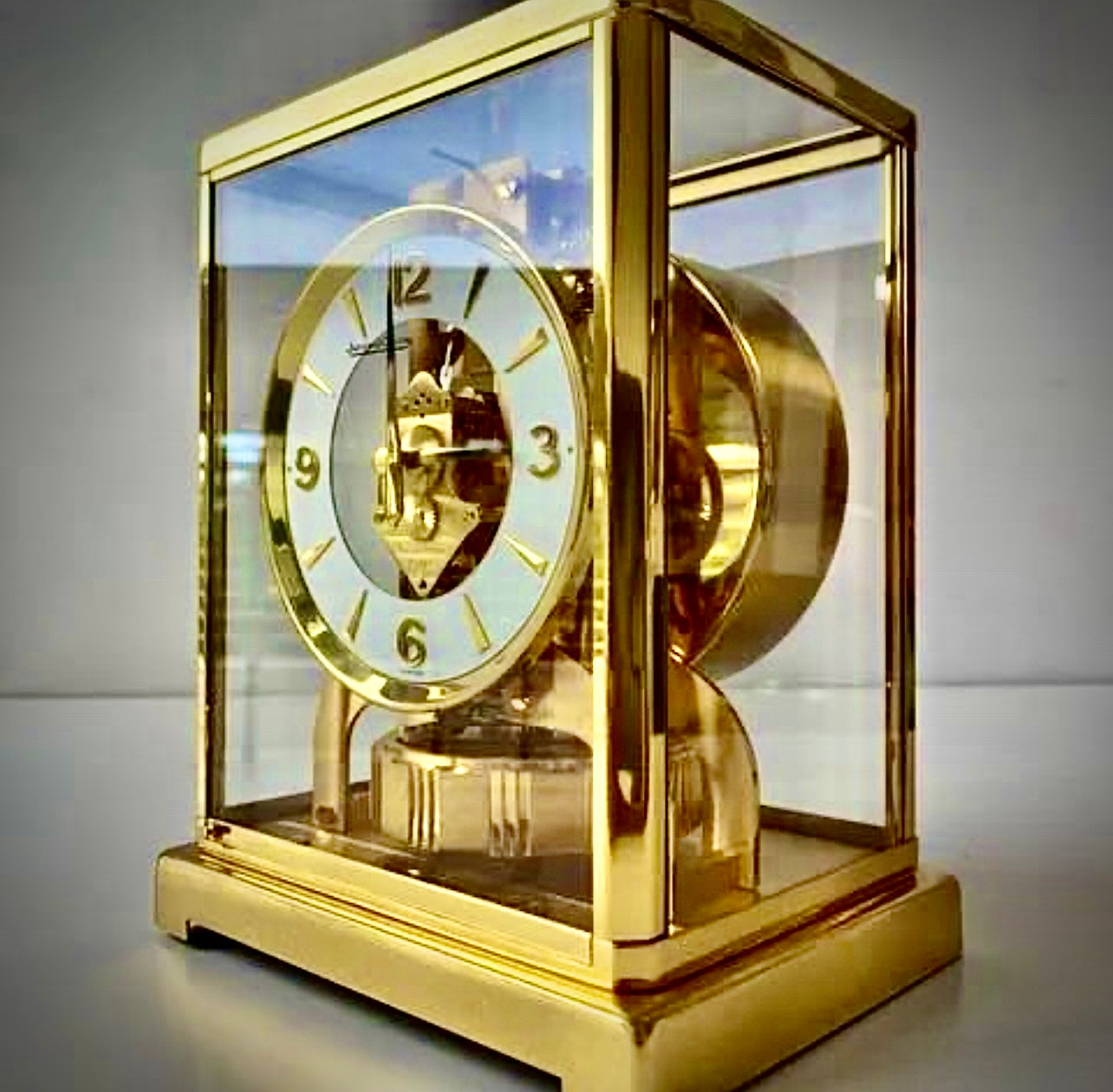 #1005 Rare Vintage  Jaeger LeCoultre atmos 526-5 Highly collectable Atmospheric Mechanism clock perfected in 1928 Swiss Made