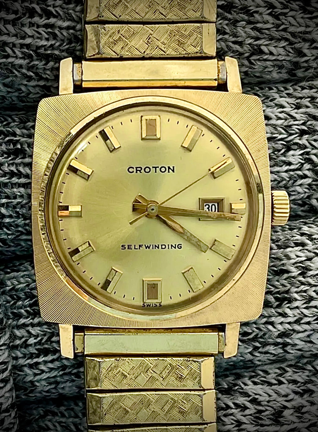 #1040 Vintage Croton Selfwinding 10k Gold Filled Gold Tone Watch ~ Working