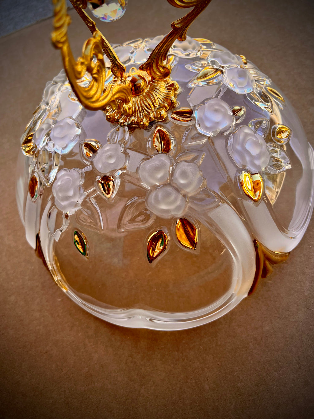 Metalai
GOLD PLATED 24 K.
DORÉALORFIN
24 CARATS
Made in Italy
EAD
RISTAR
24% PbO
GASTA