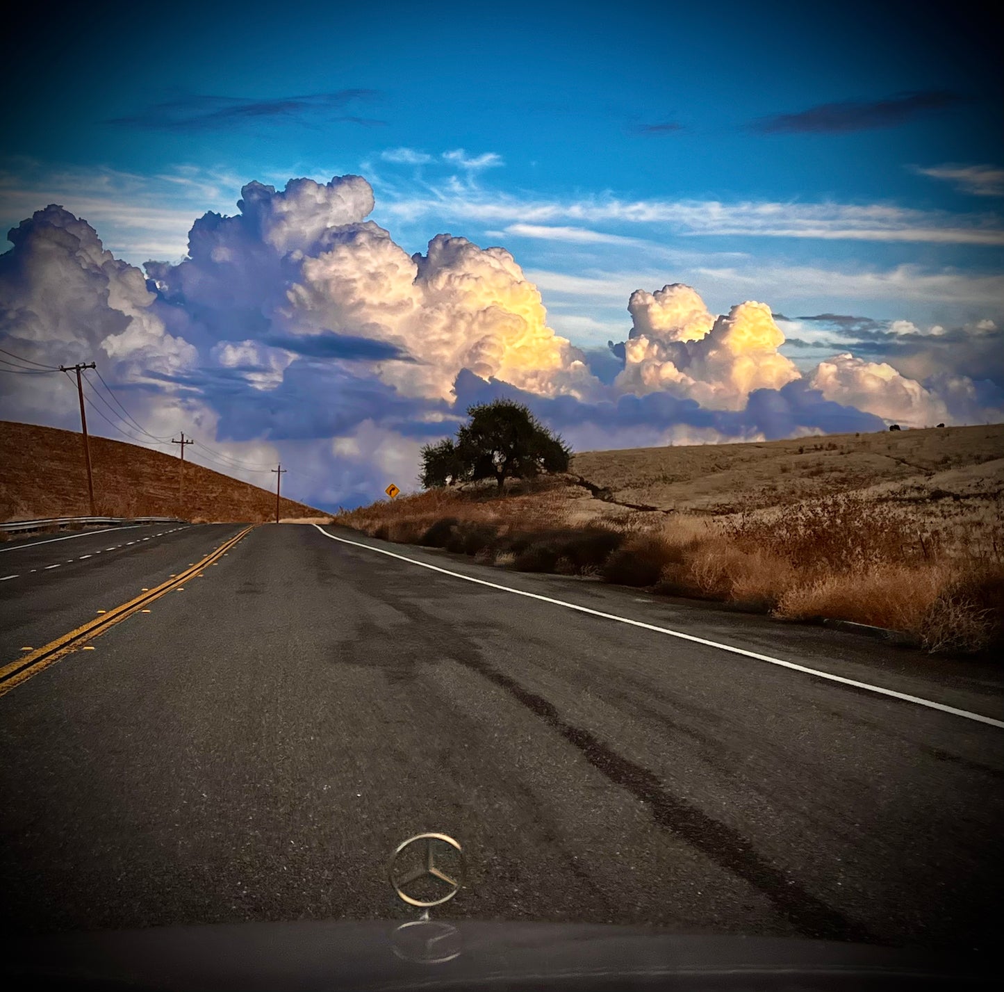 San Francisco California USA Clear Sky with beautiful clouds after the rain 4:00 PM Dec 19th 2023 for your Viewing.