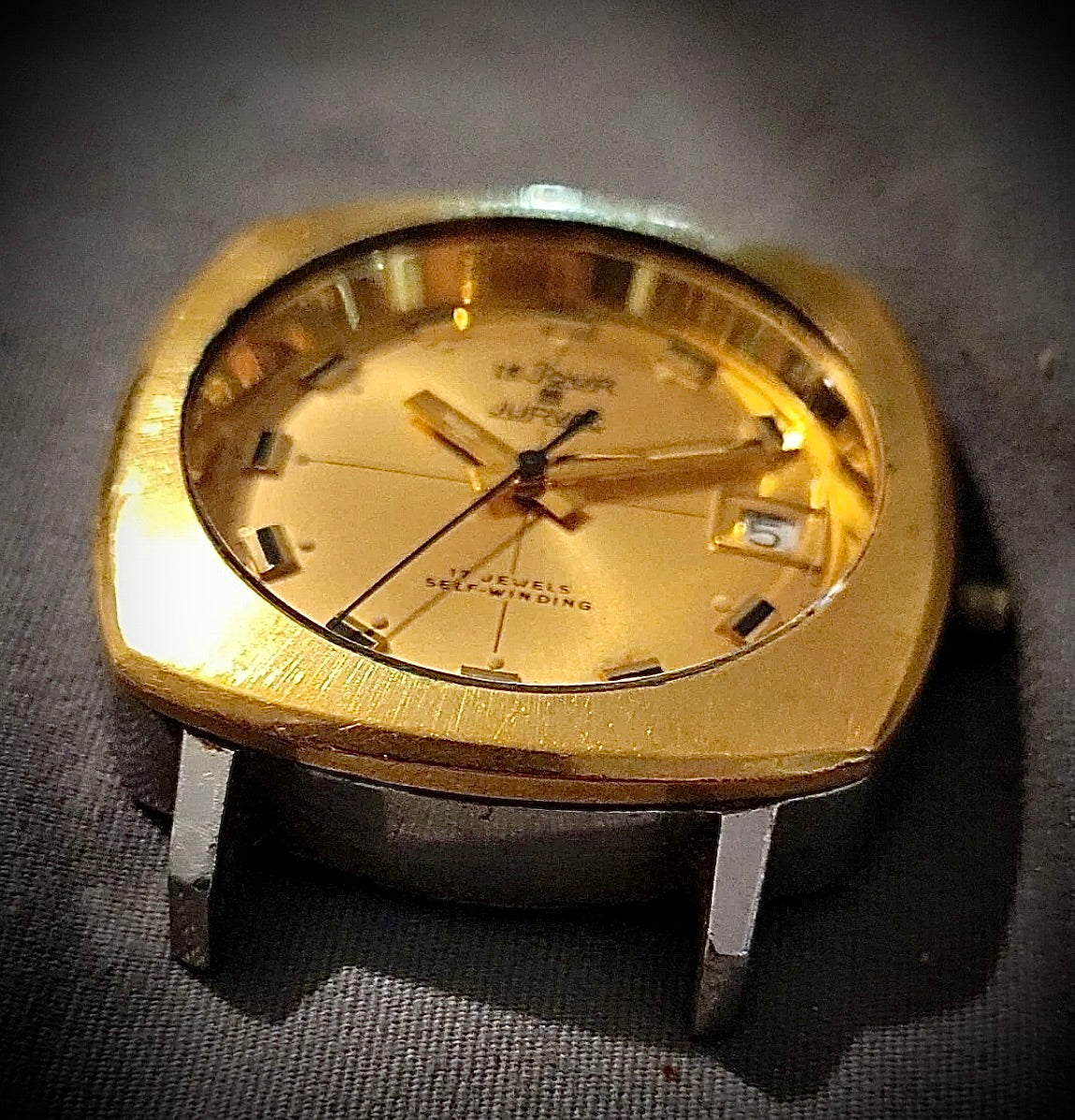 R#1076  VINTAGE WATCH LEJOUR JURVAC AUTOMATIC DATE 10ATM Missing Crown And Band WORKS