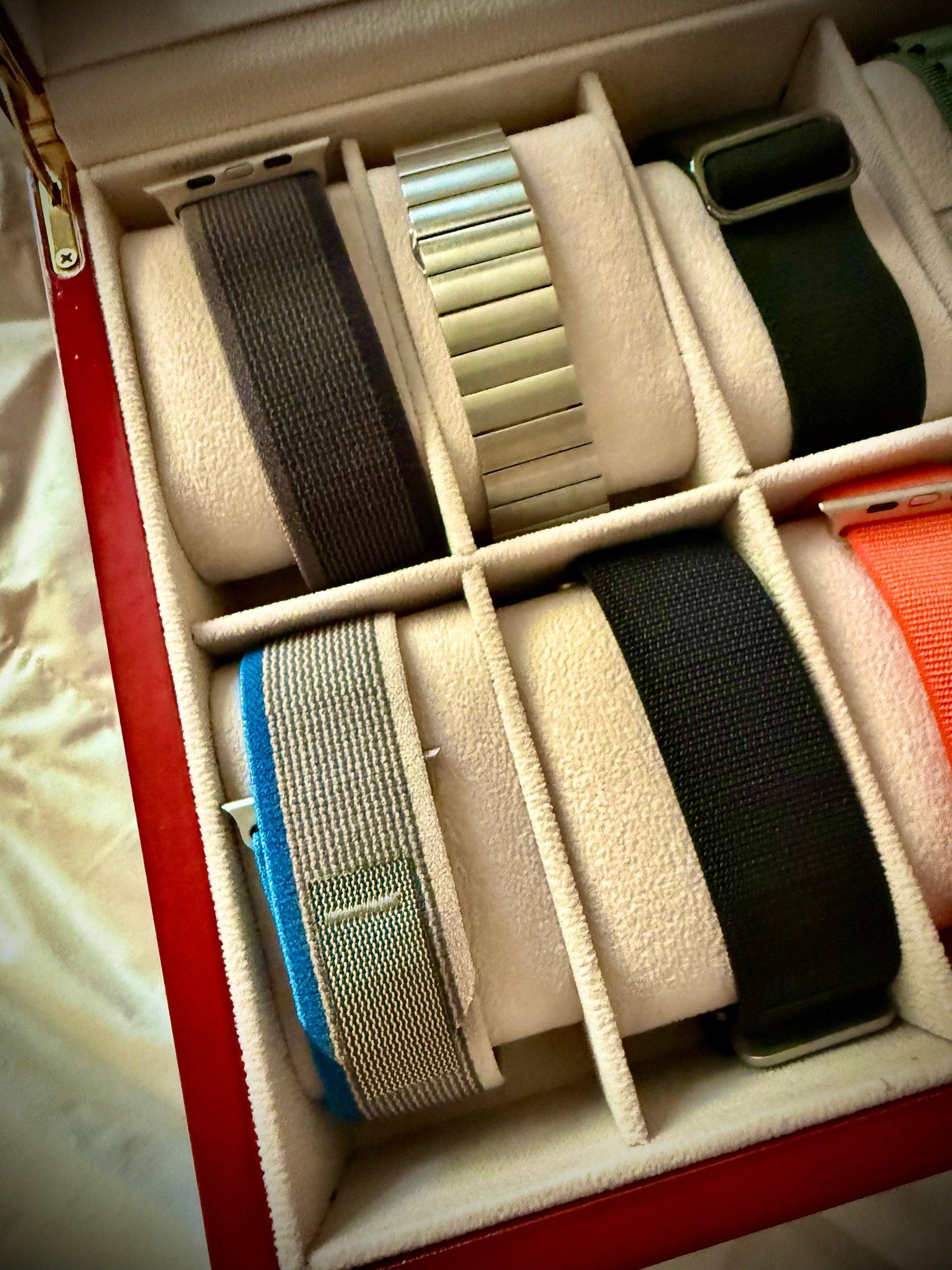 #001 Apple Watch Ultra [GPS + Cellular 49mm] Titanium Case with Midnight Ocean Band, One Size
1K+ bought in past month