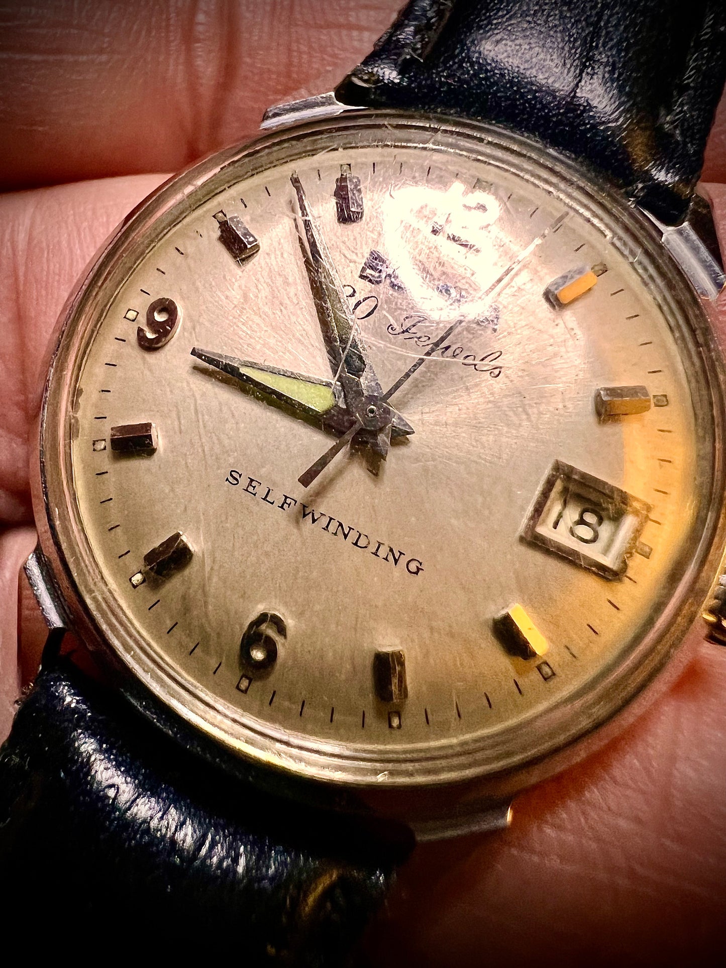 #365 Vintage BULOVA  30 Jewls automatic working