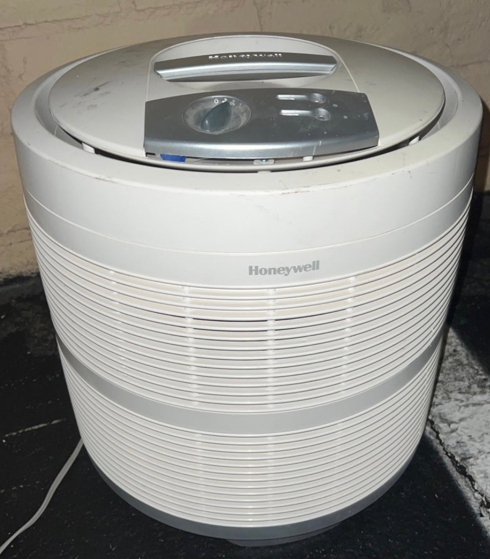 Honeywell HEPA Air purifier 5200 state of the art for smoke dust air allergens-B