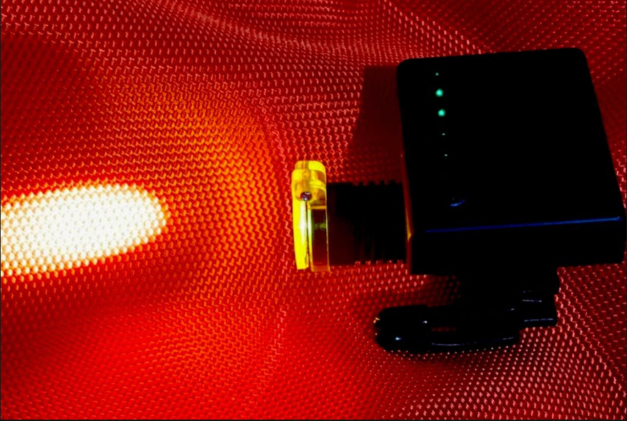 1 X Loaner Dental Loupes Wireless LED light System With Orange Filter, Charger and Carry Case Lightweight For DDS