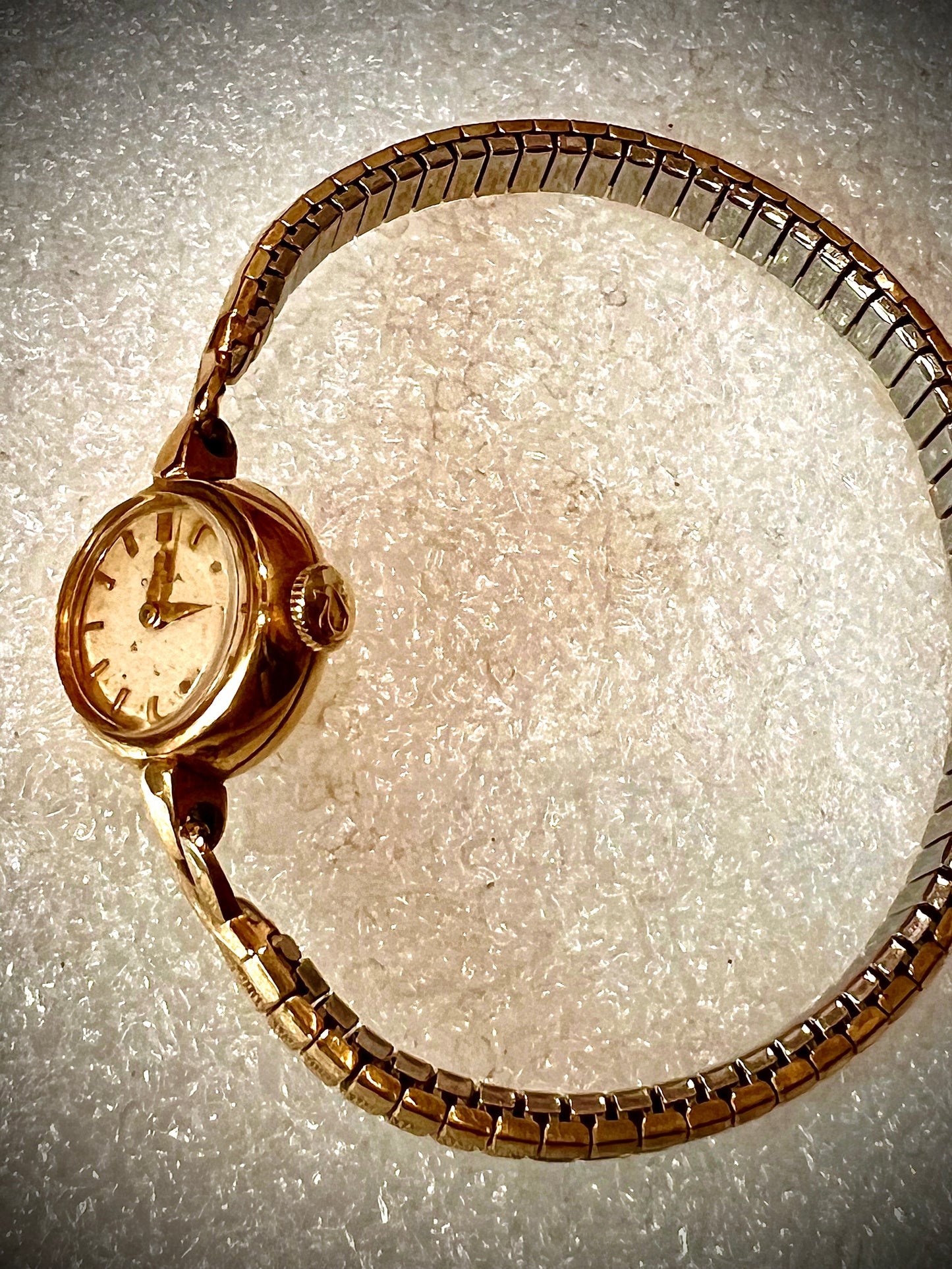 #699 Vintage ♎mega 14K Solid Gold  ladies Coctail watch