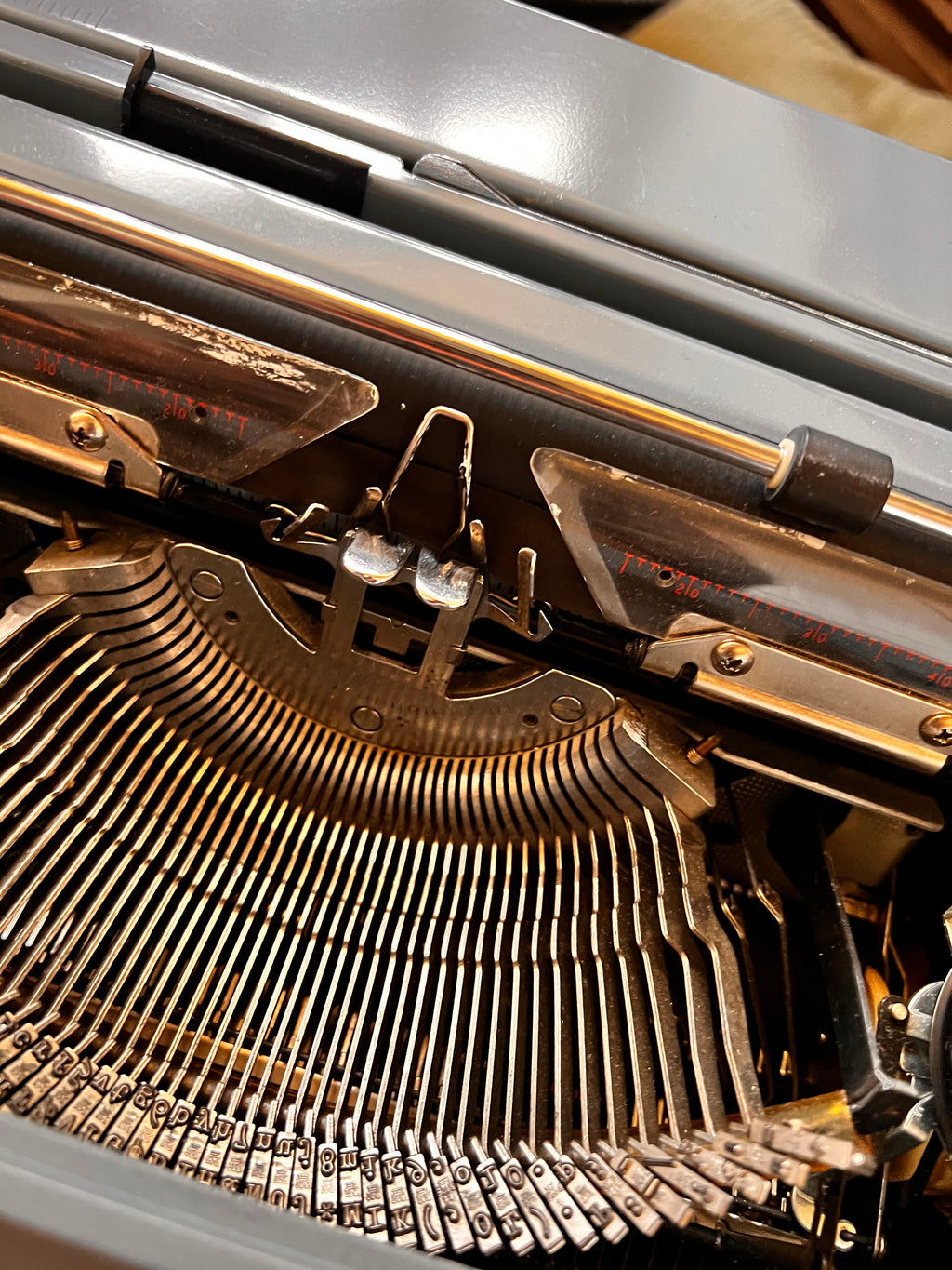 Royal Electric Typewriter Centurion Award Series Model SP-9000 Japan Portable collector’s Item