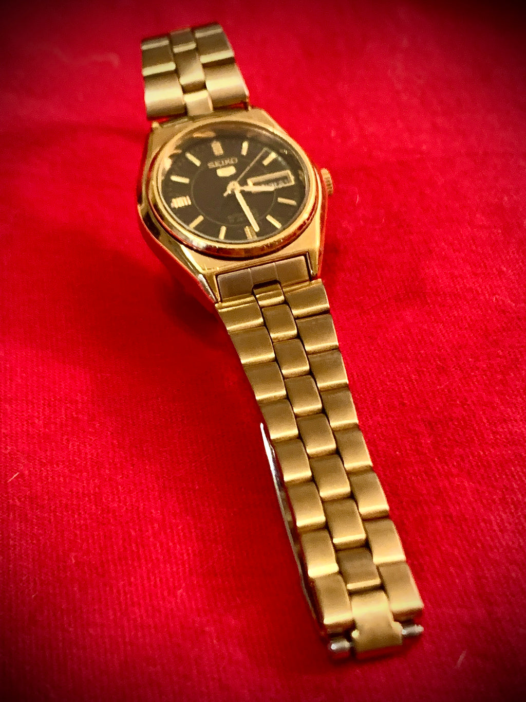 #924 Seiko 5 Automatic Ladies Analog Business Gold wrist watch day date SYMA27K