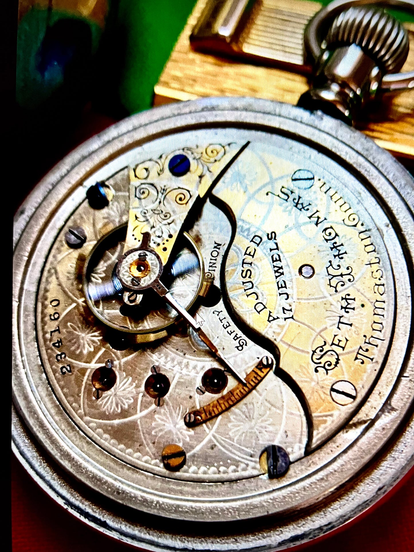 #035 Vintage Seth Thomas Pocket watch Gold Flashed Movement 17j Nickel Case