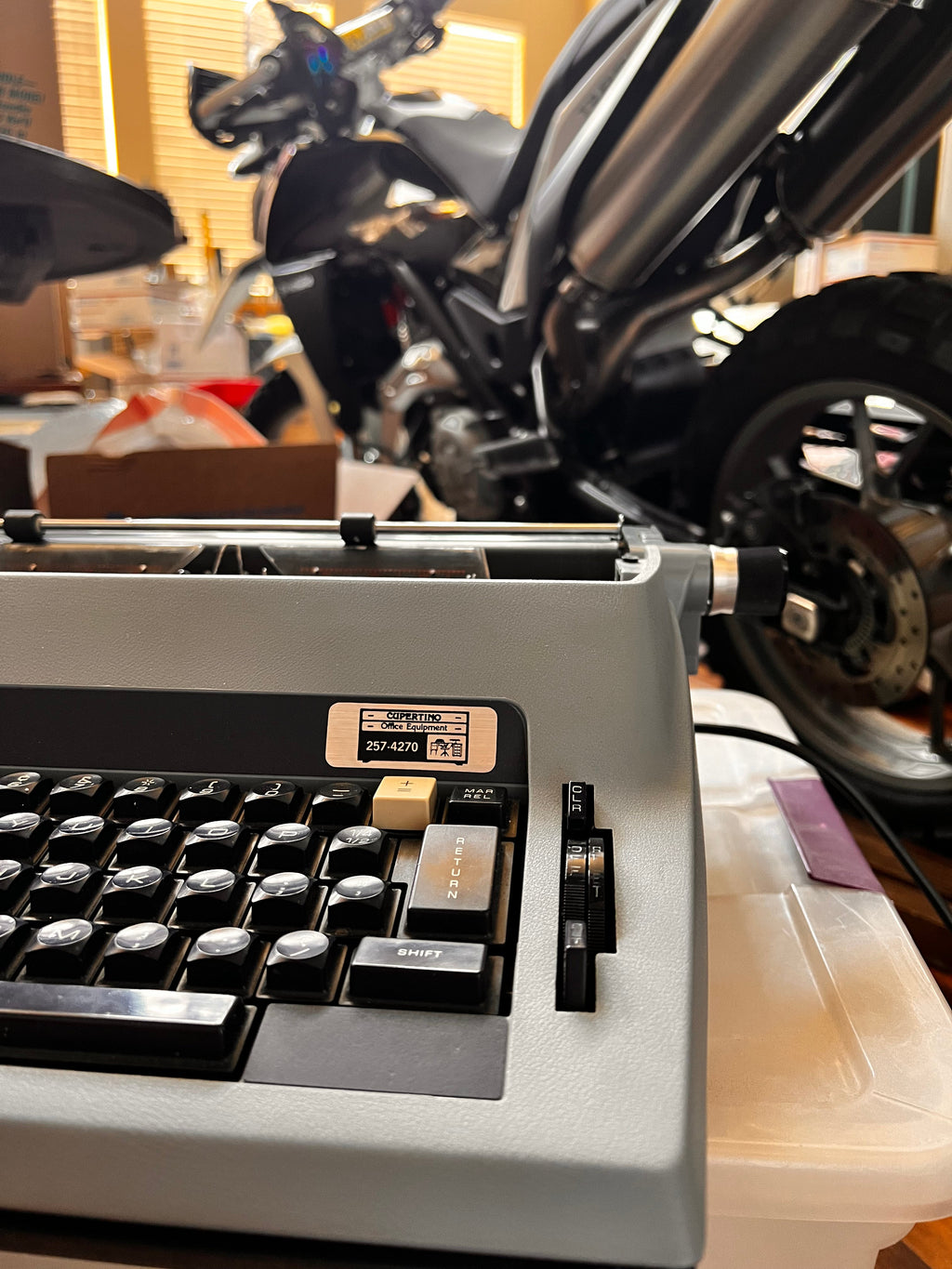 Royal Electric Typewriter Centurion Award Series Model SP-9000 Japan Portable collector’s Item