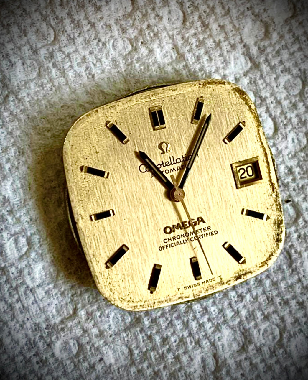 R#793 Omega Constellation automatic chronometer square