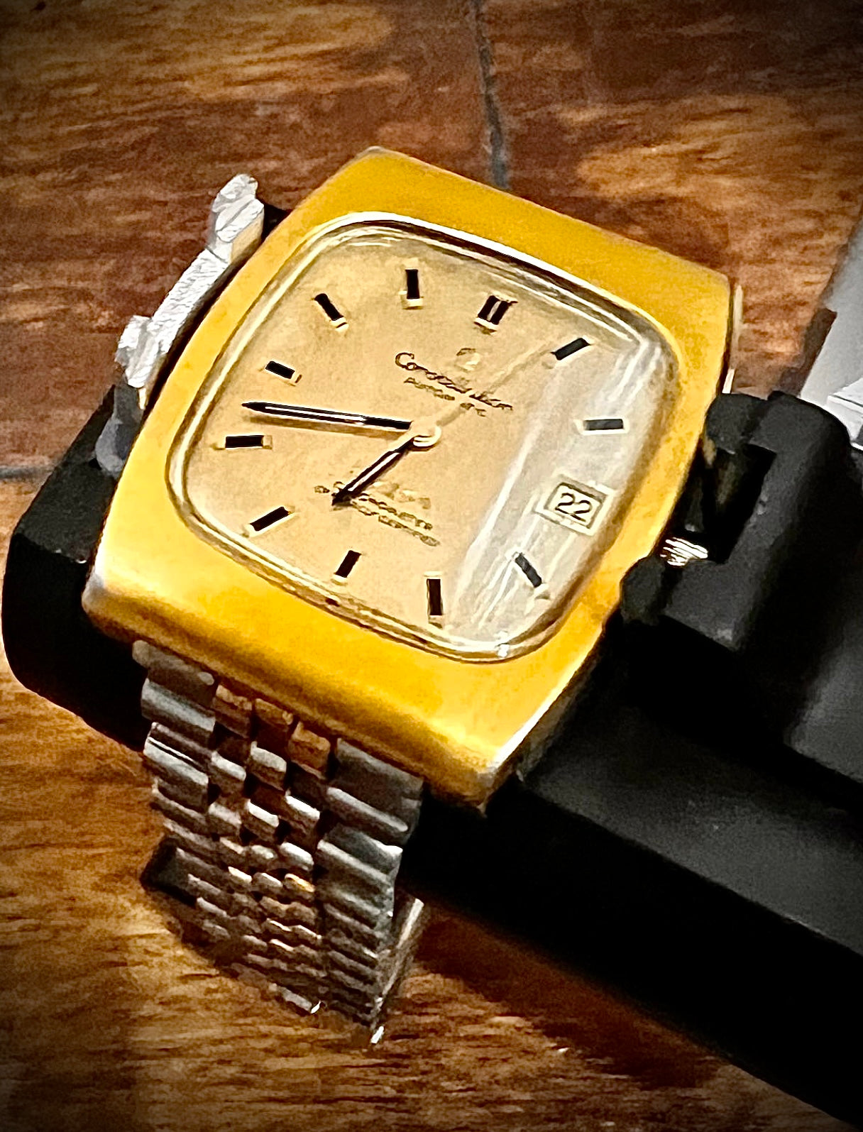 R#793 Omega Constellation automatic chronometer square