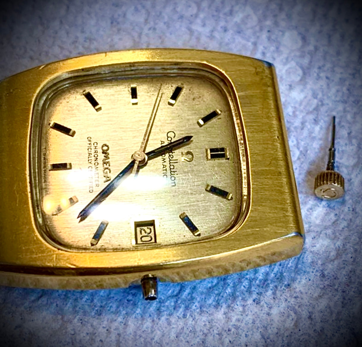 R#793 Omega Constellation automatic chronometer square