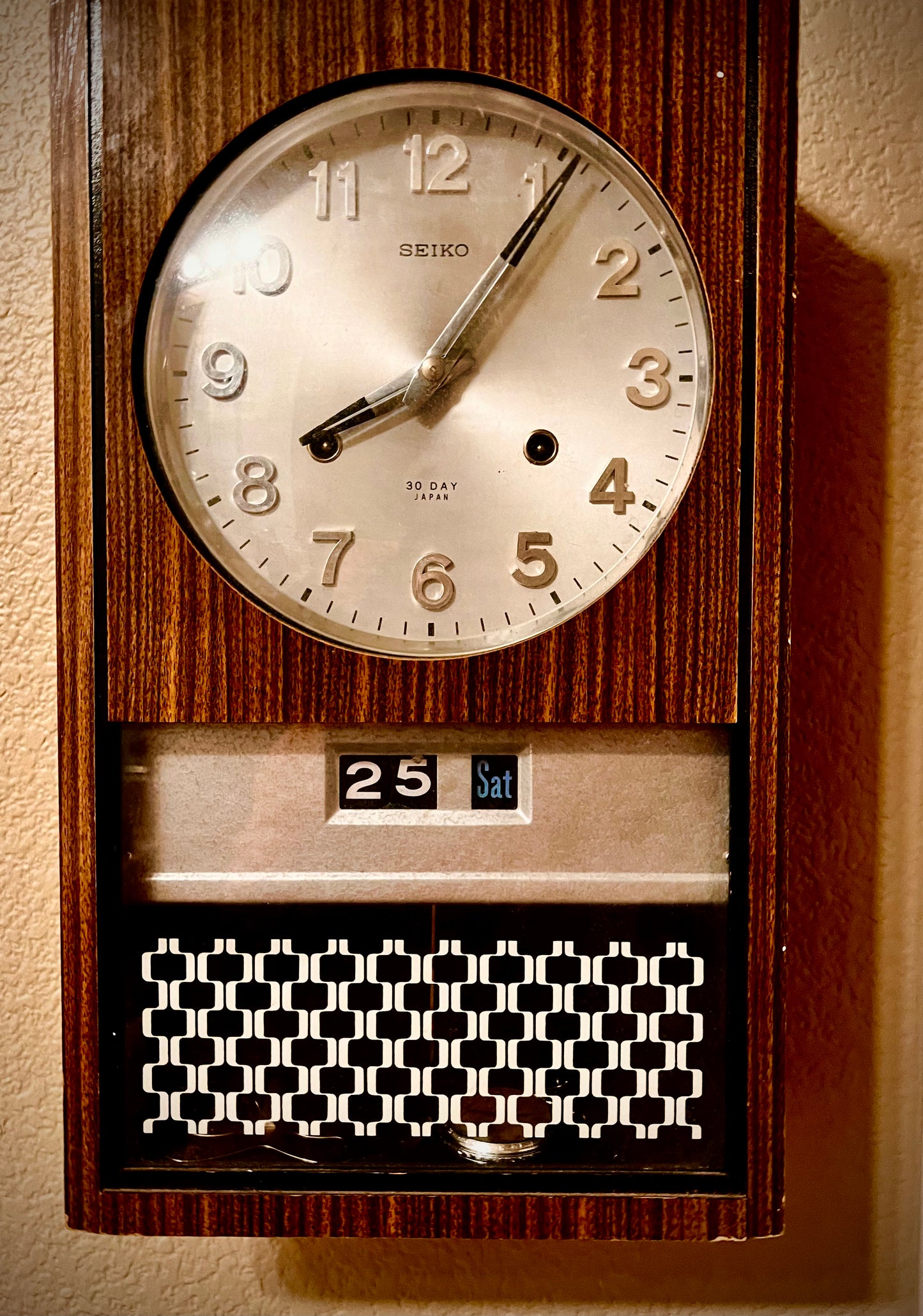 66. Rare Art Vintage Wood Seiko 30 Day Wall Clock – Striking Day date Key Pendulum 1970