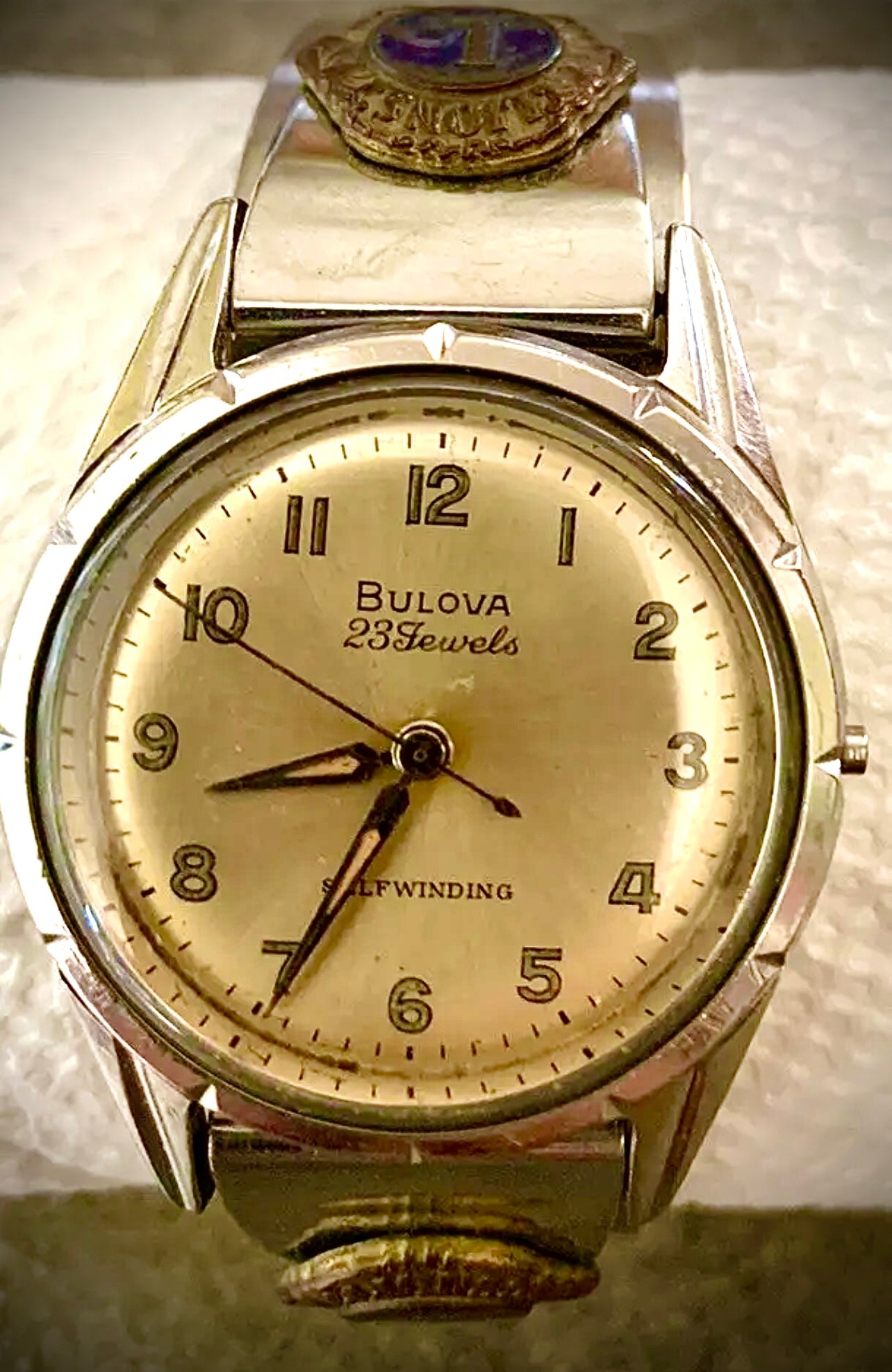 R#904 Vintage Bulova 23J Self-Winding Wristwatch Watch for repair + Don Juan Lions Cuf