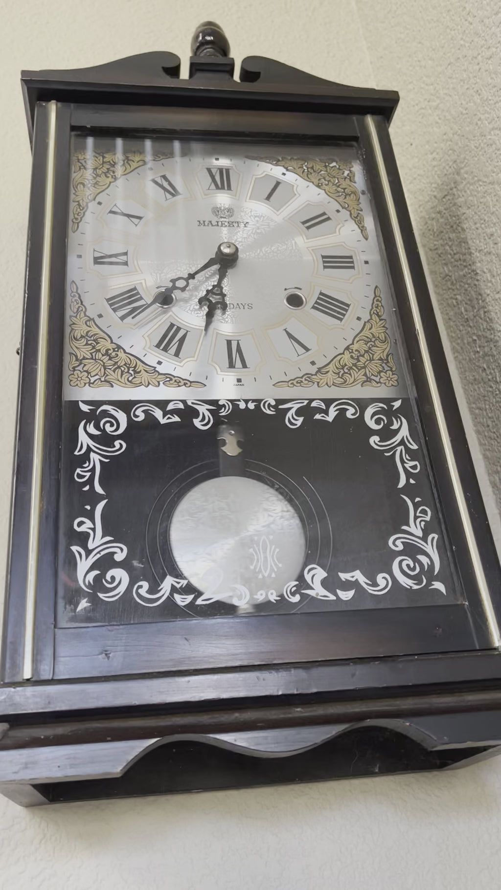 65. Majesty Japan Wall Clock 30 Days