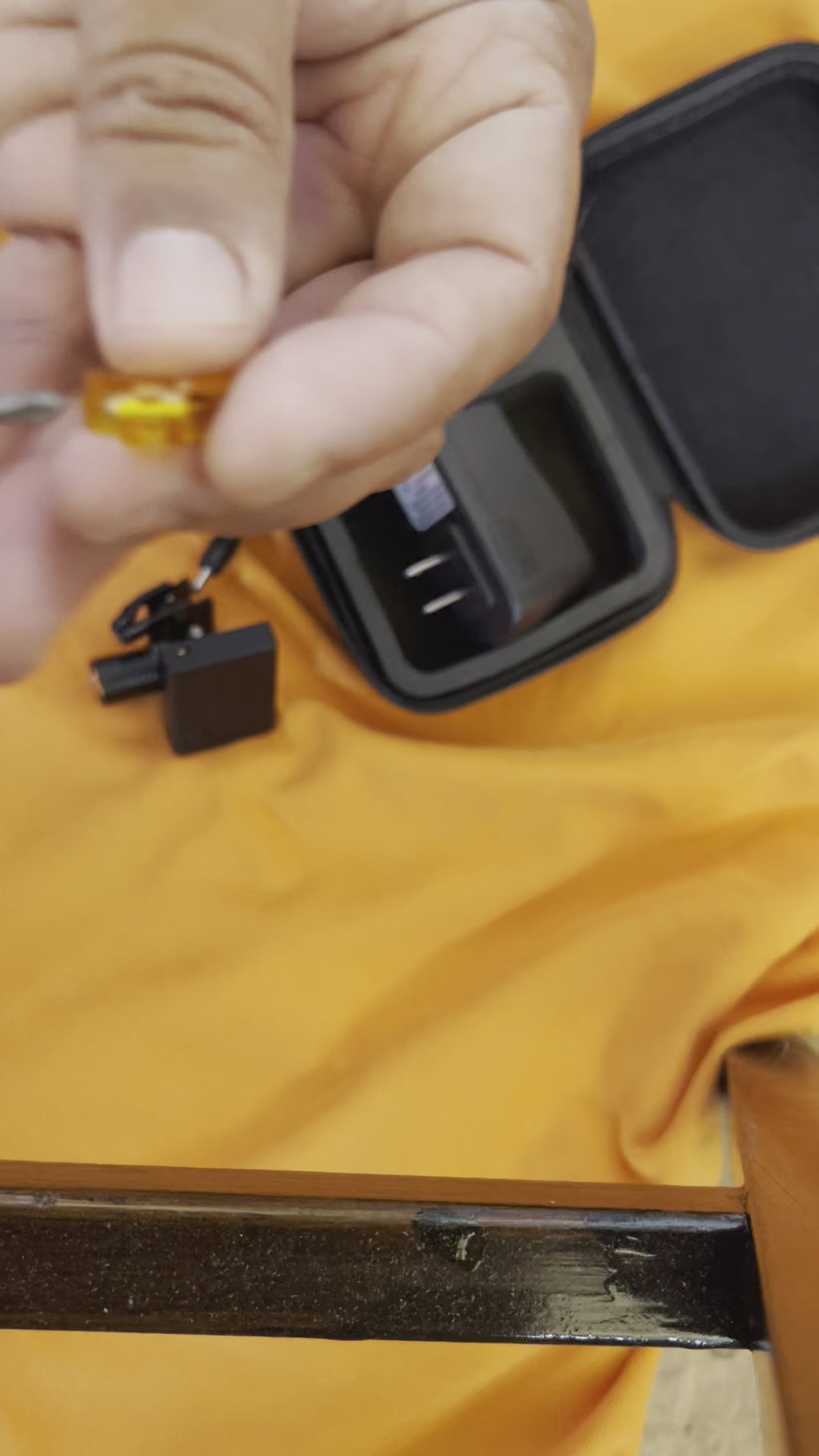 1 X Loaner Dental Loupes Wireless LED light System With Orange Filter, Charger and Carry Case Lightweight