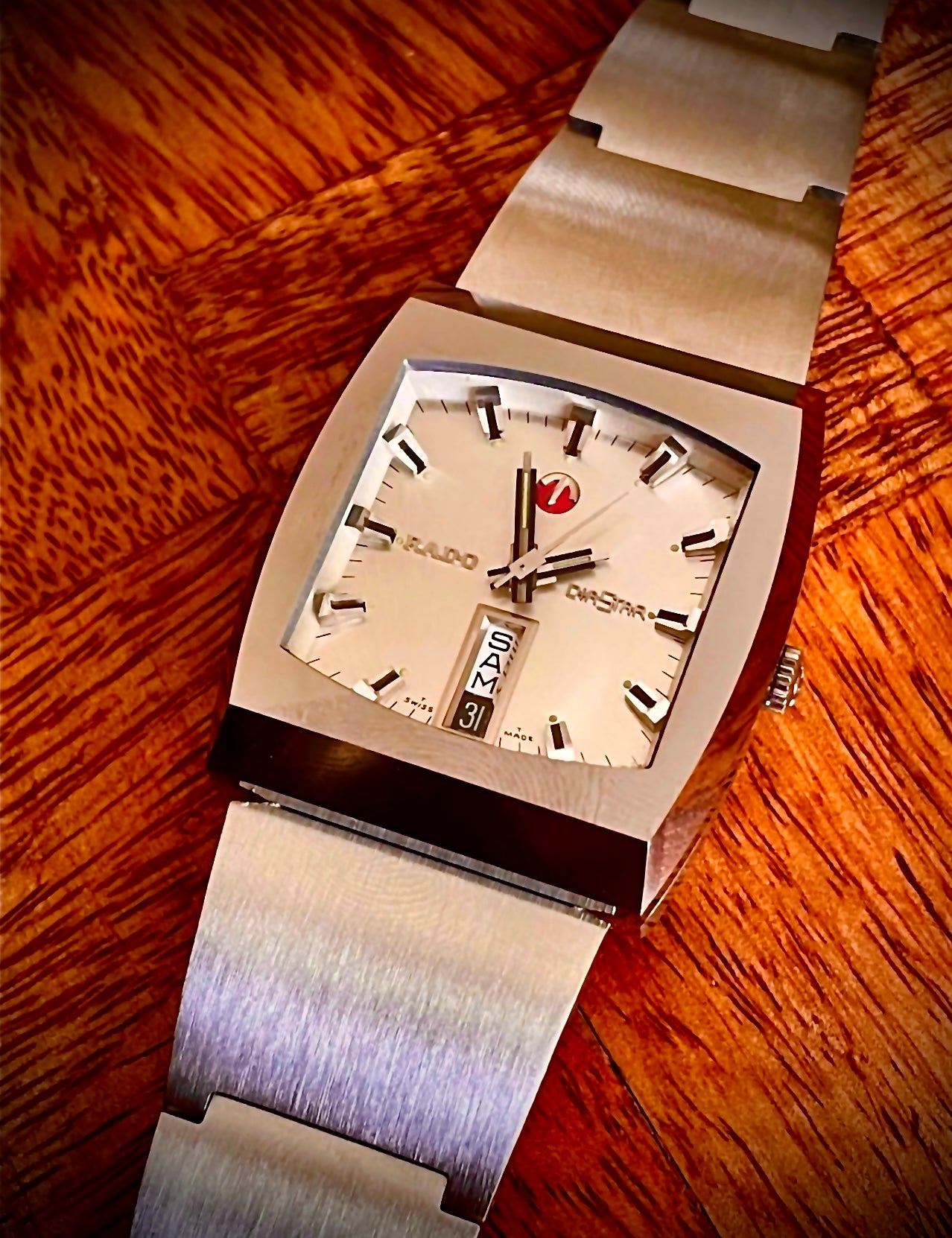 #398 **1971 Scratch proof Tungsten Bezel Vintage Rado DiaStar 515 Automatic Watch French & German day display