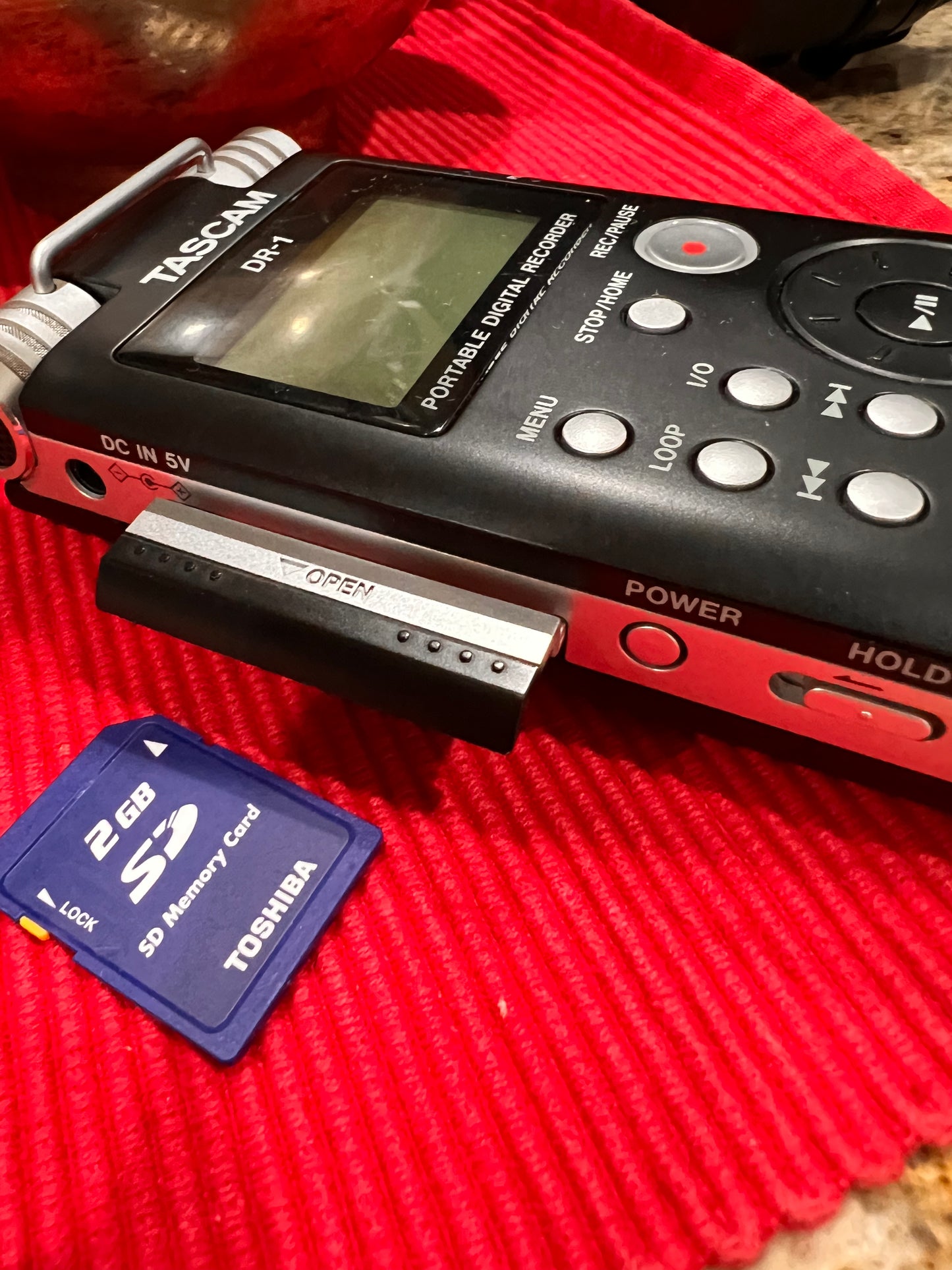 Tascam DR-1 Portable Digital Recorder w/ Battery MW3A3 Tascam Dr-1 Handy Recorder 2GB / MP3 / WAV / with manual