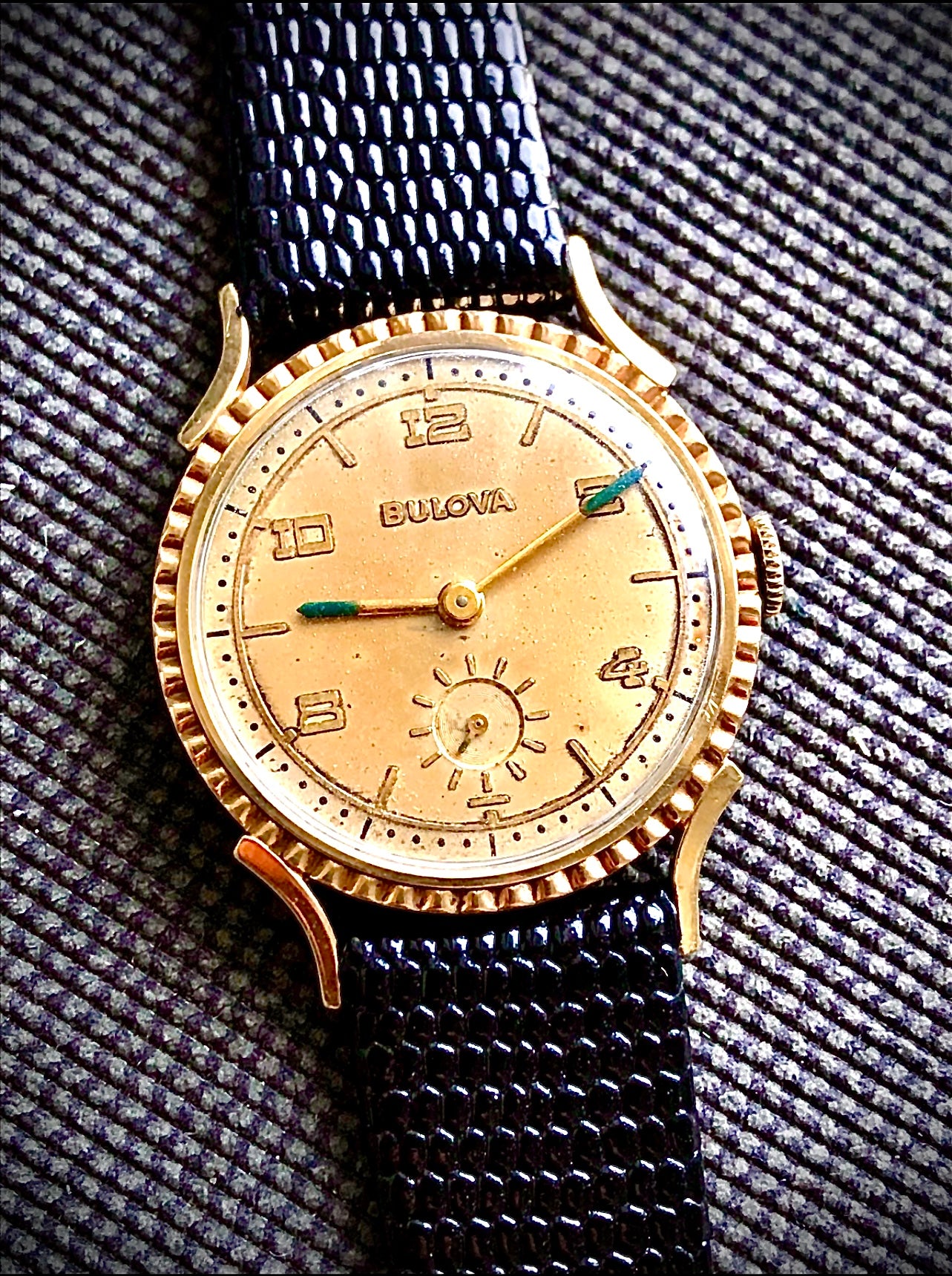 #471-A Amazingly Beautiful Unisex Bulova 21 Jelws 10 K Gold filled